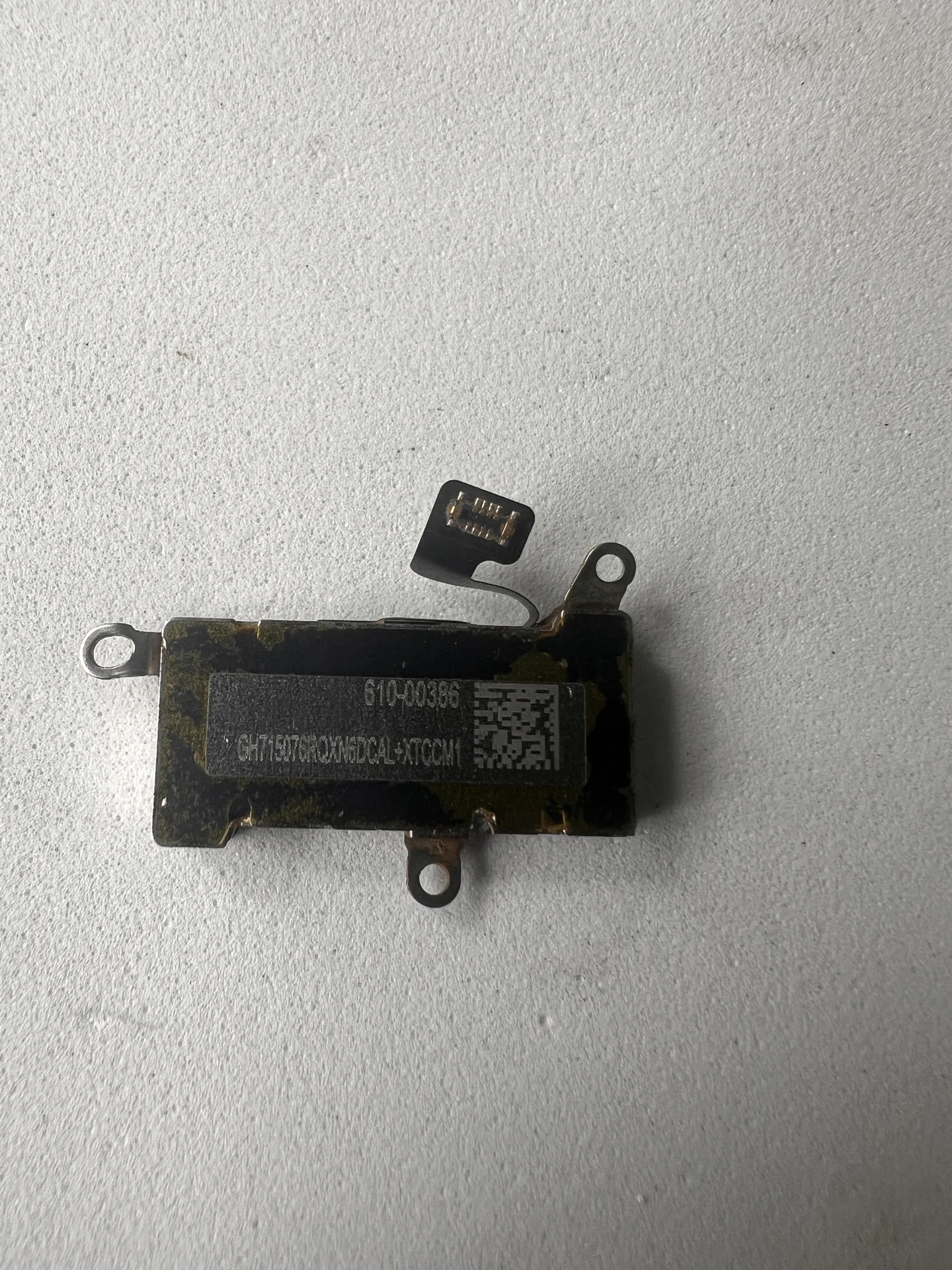 Оригинальный вибромотор Taptic Engine для iPhone 1