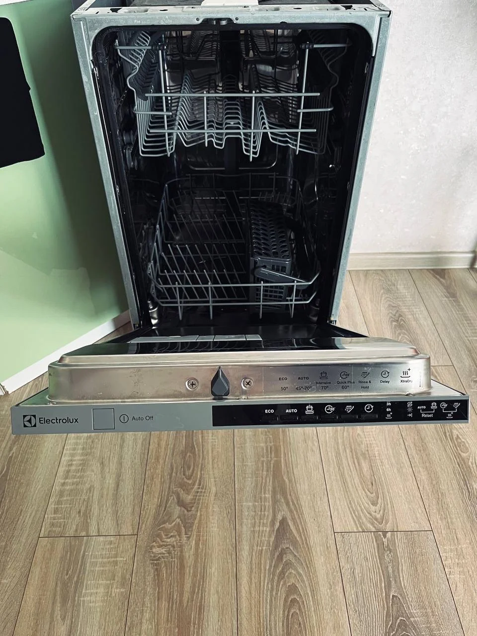 Посудомоечная машина Electrolux ESL94321LA - миниатюра 2