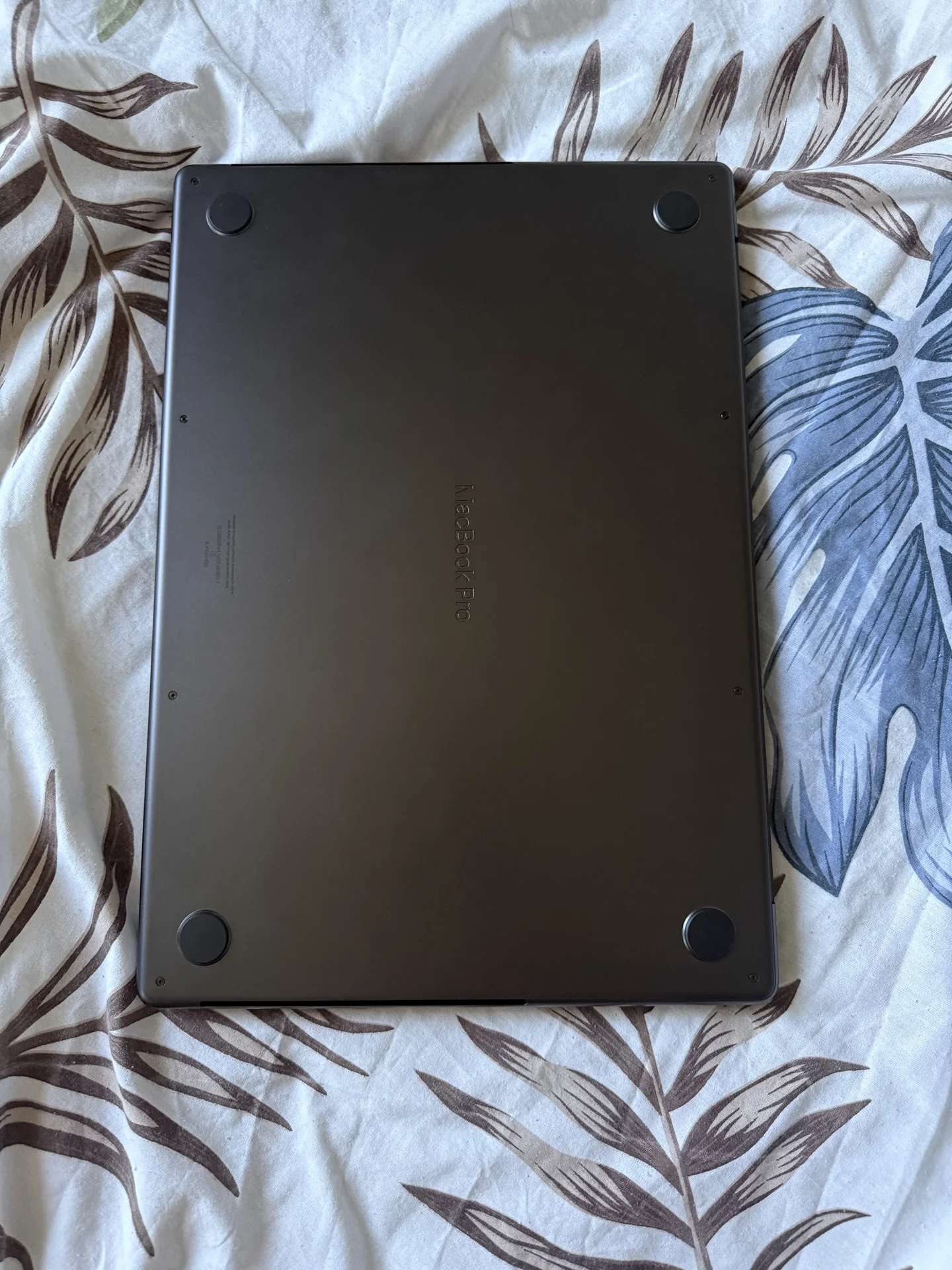 MacBook Pro 16 M4 Pro Space Black - миниатюра 3