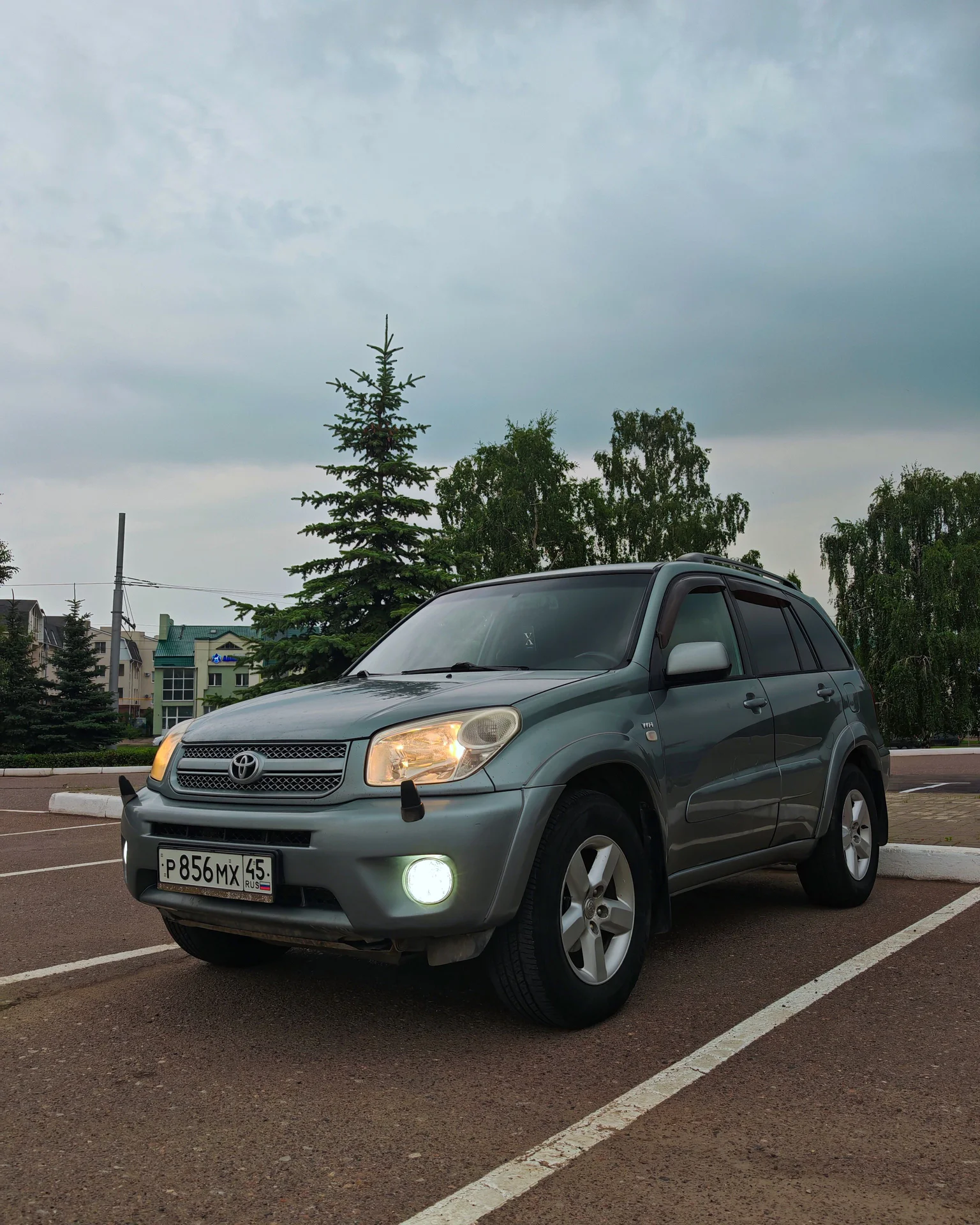 Toyota Rav 4 - изображение 1