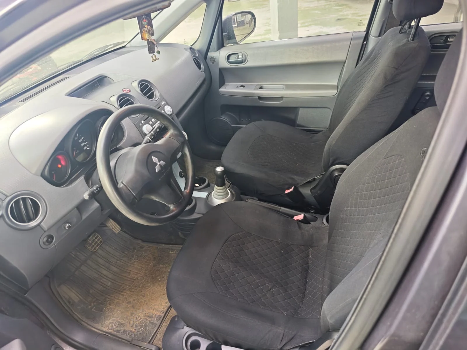 Mitsubishi colt 1,3 - миниатюра 5