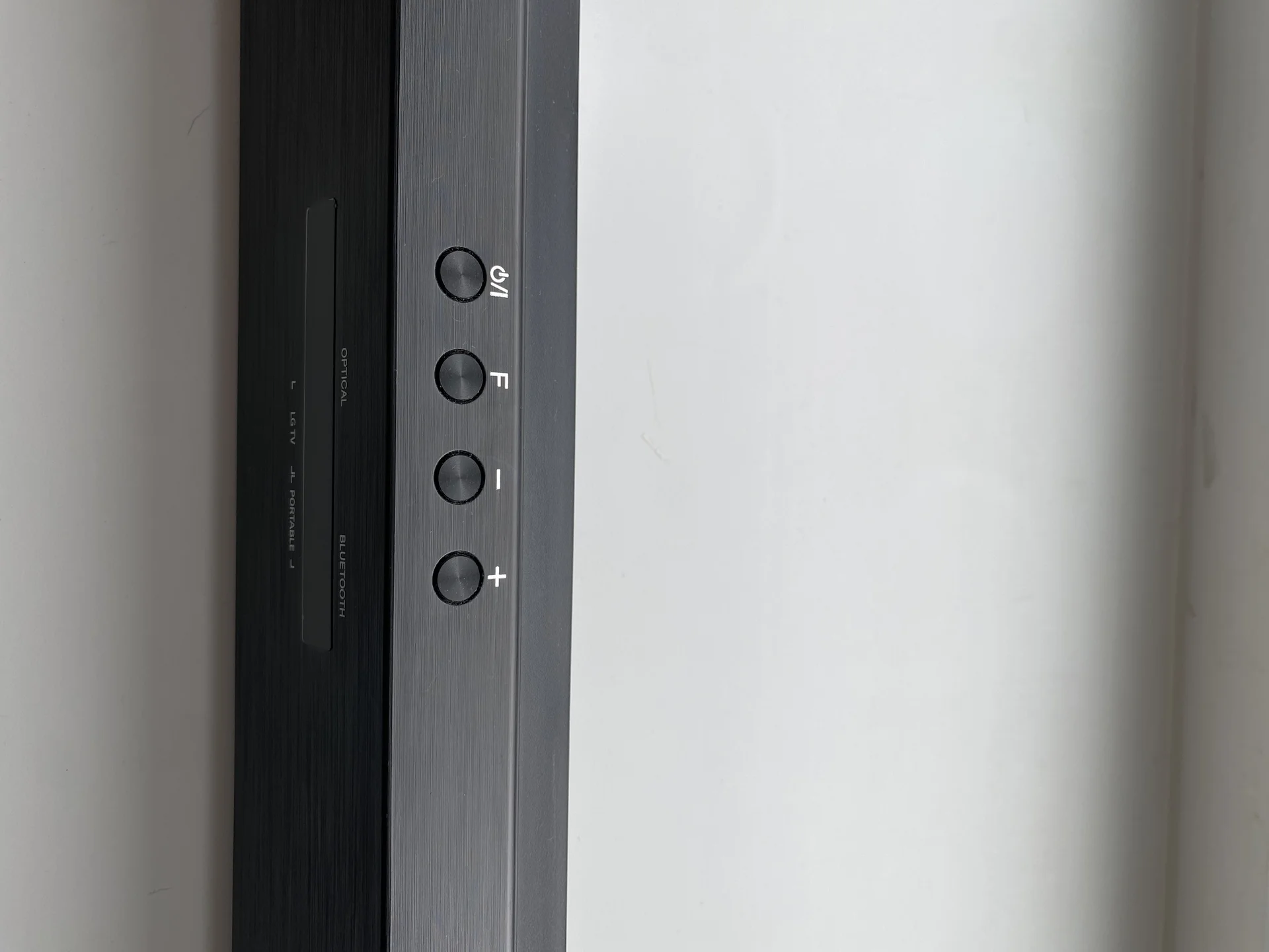 Саундбар LG SQC2 без сабвуфера - миниатюра 3