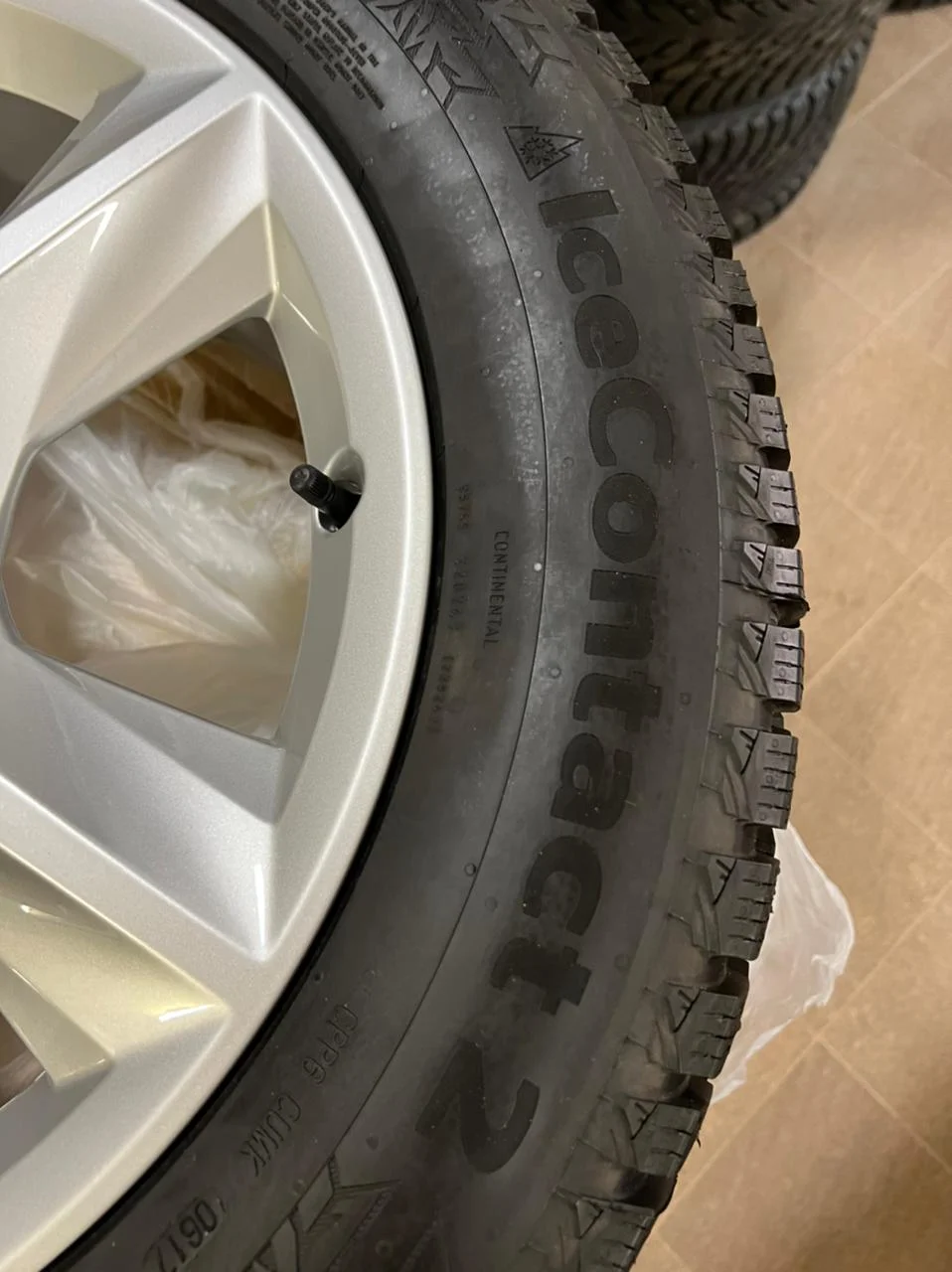 Колёса Audi Q7 Continental Ice Contact 2 255/55 19 - миниатюра 3