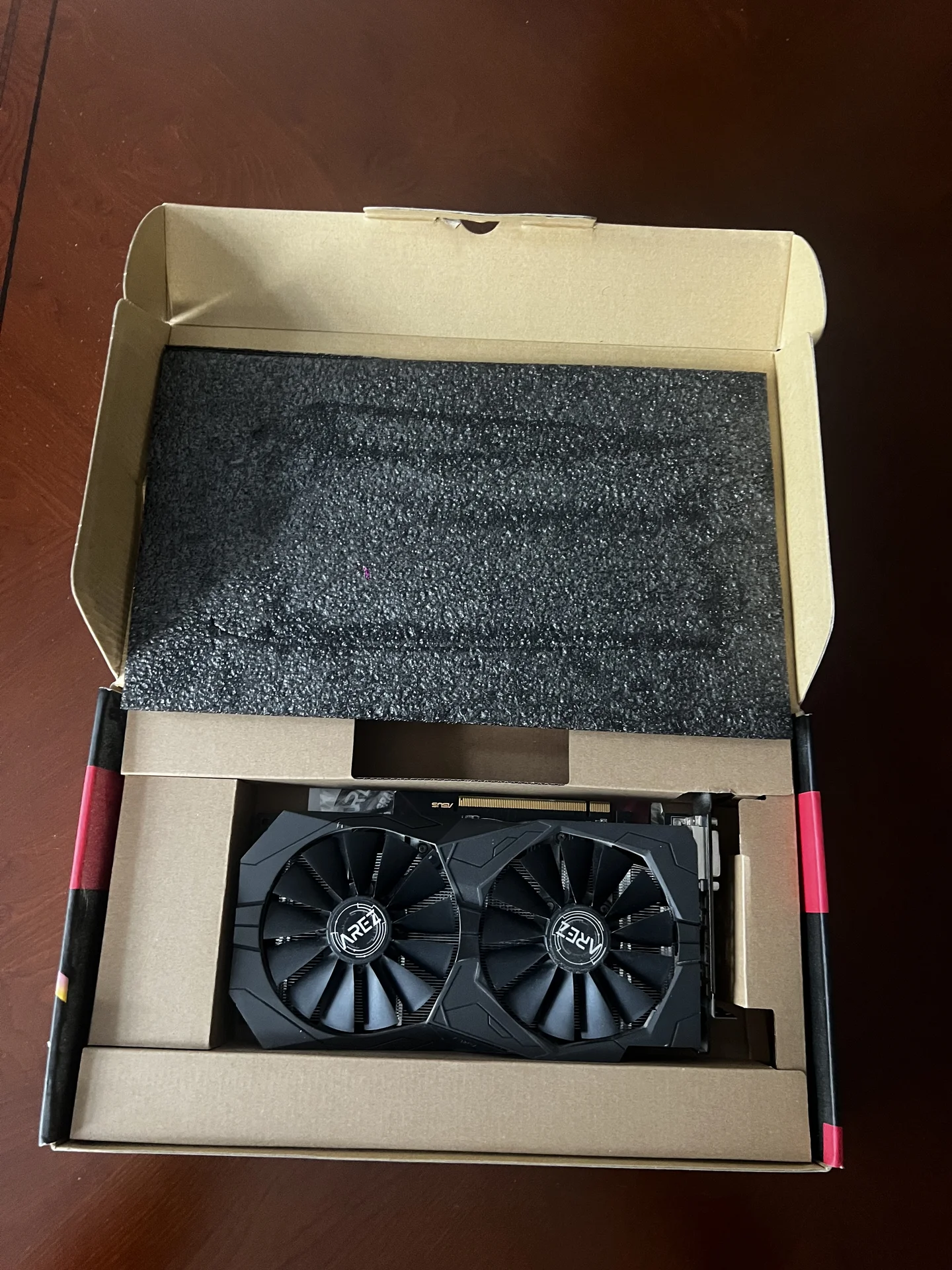 Видеокарта Asus Radeon RX570 (AREZ-STRIX-RX570-O4G - миниатюра 2