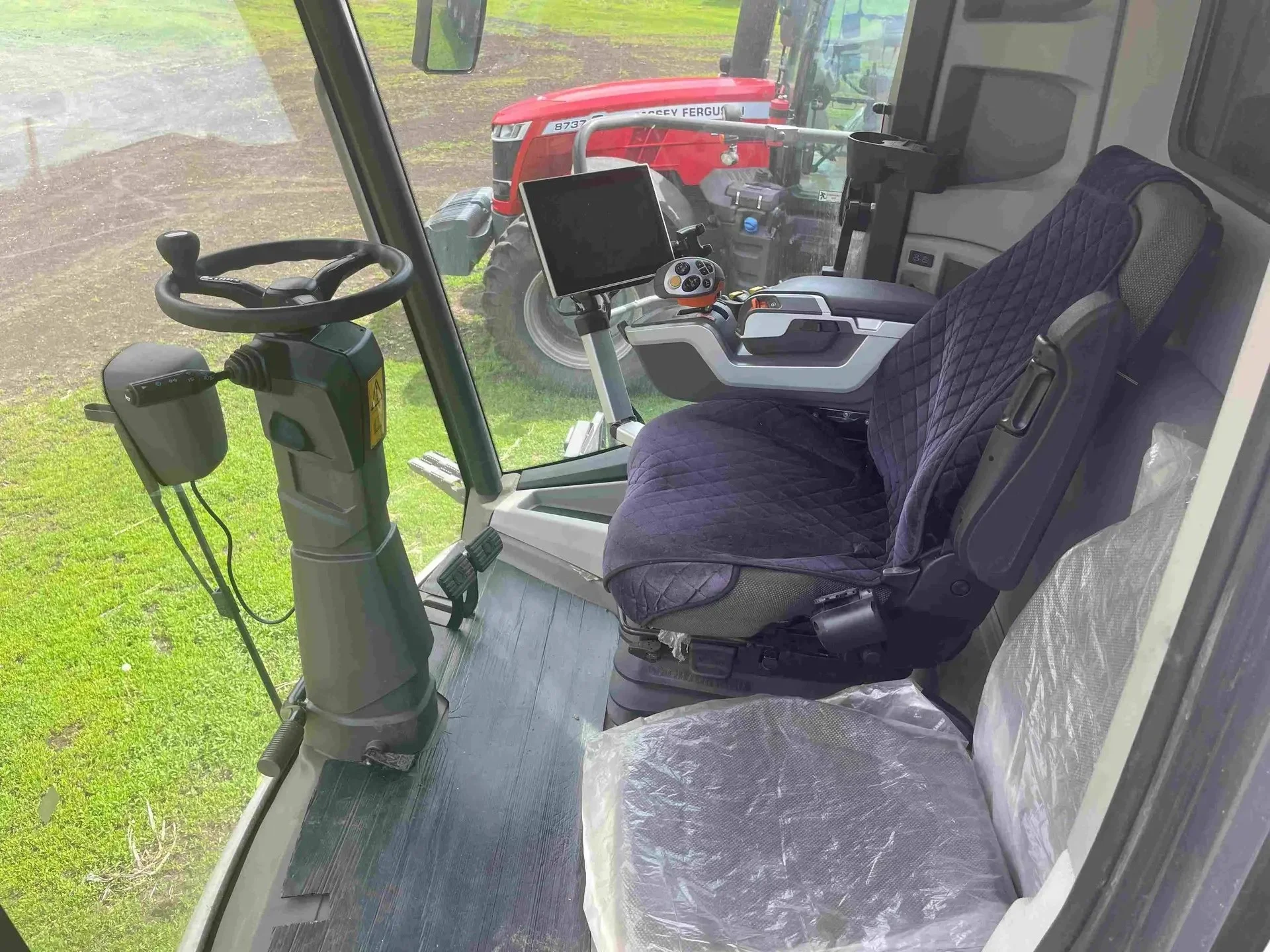 Зерноуборочный комбайн Claas Lexion 8700 - миниатюра 4