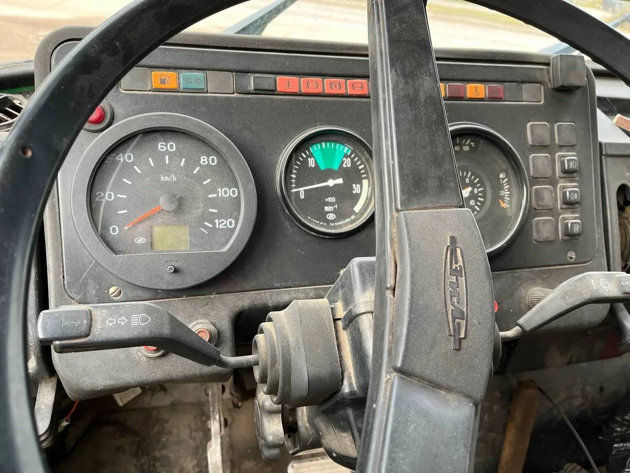 Бортовой грузовик ЗИЛ 5301, 2004 г - миниатюра 3