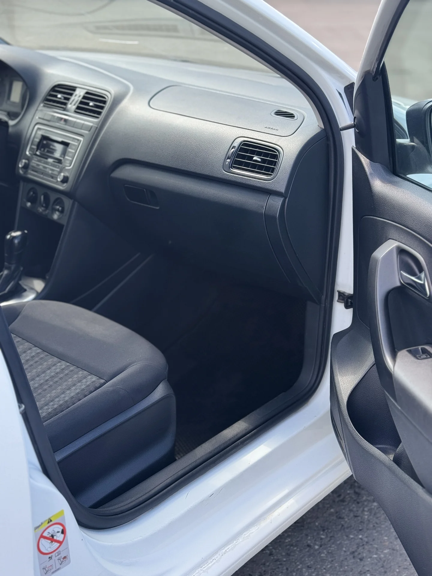 Volkswagen Polo - миниатюра 45