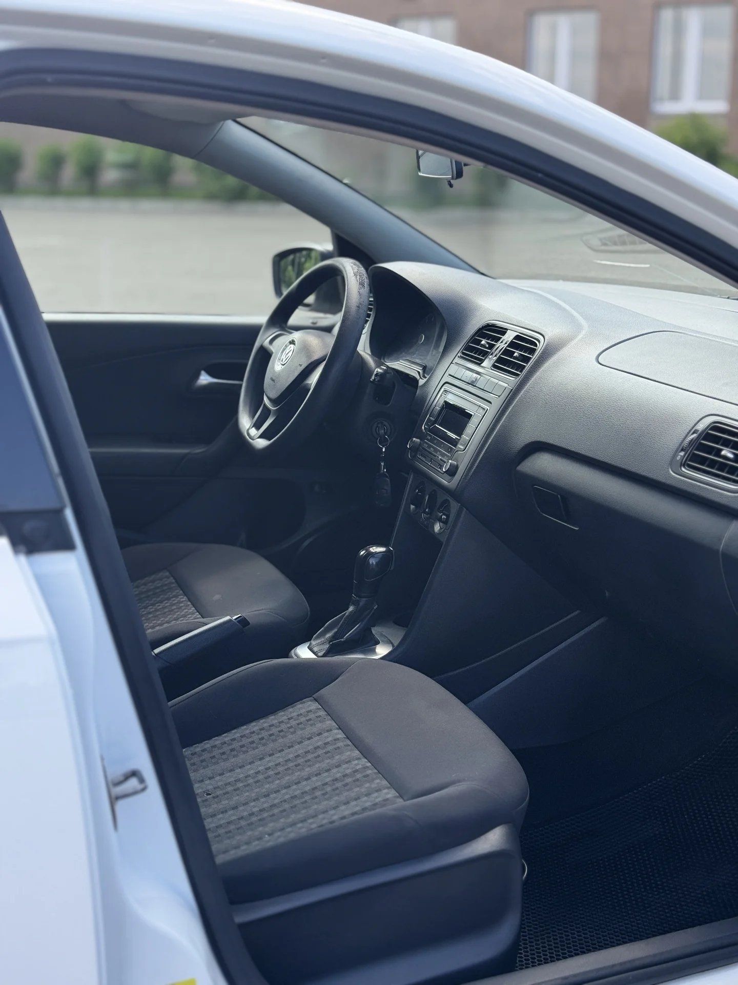 Volkswagen Polo - миниатюра 44