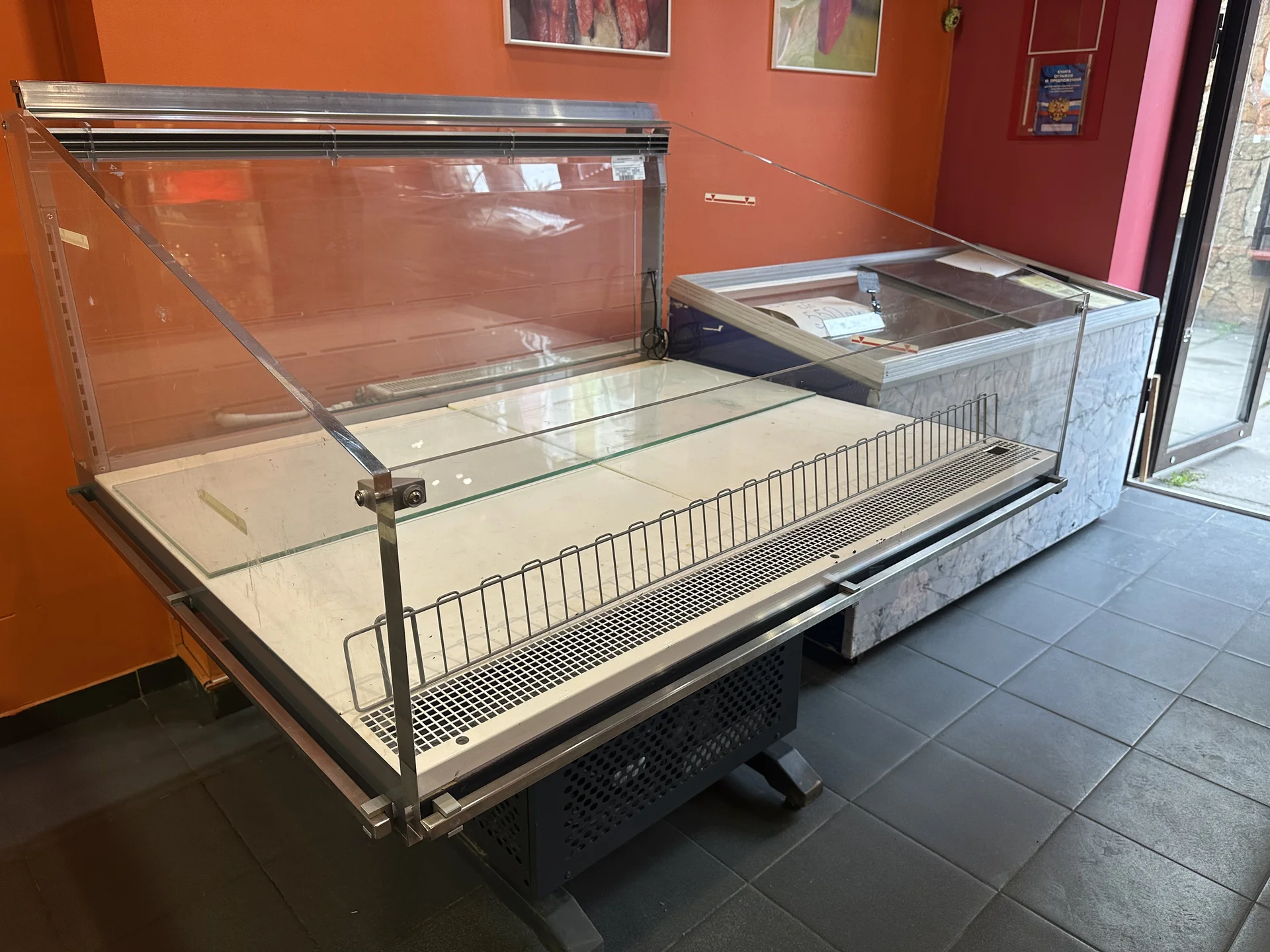Выставочная витрина AURA SQ H120, витражного типа, - миниатюра 4