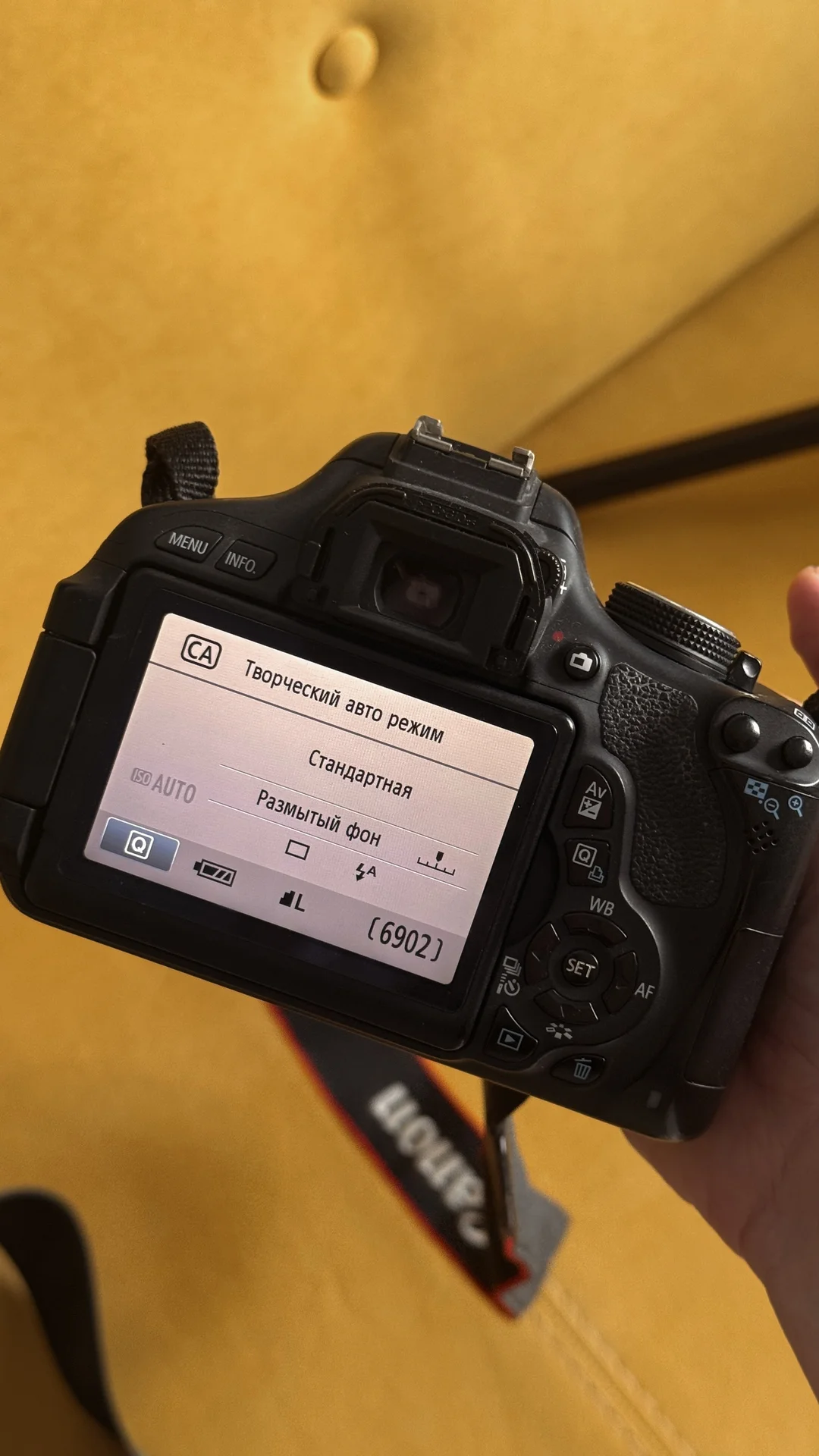 фотоаппарат Canon 600d body - миниатюра 3