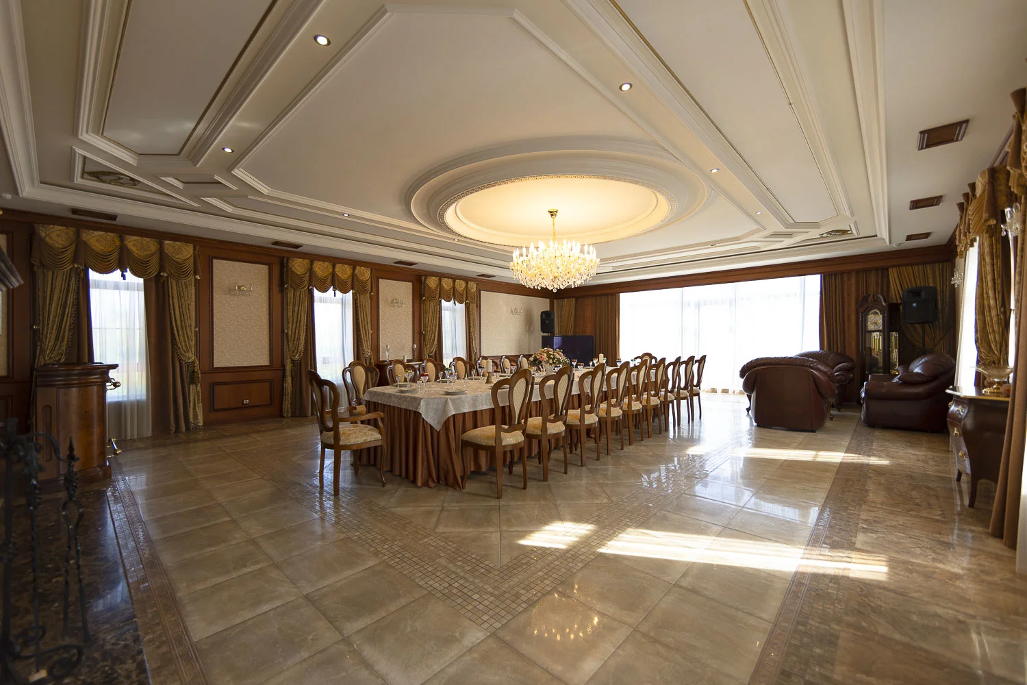 Продается 4-этажный дом, 2 900 м² - миниатюра 32