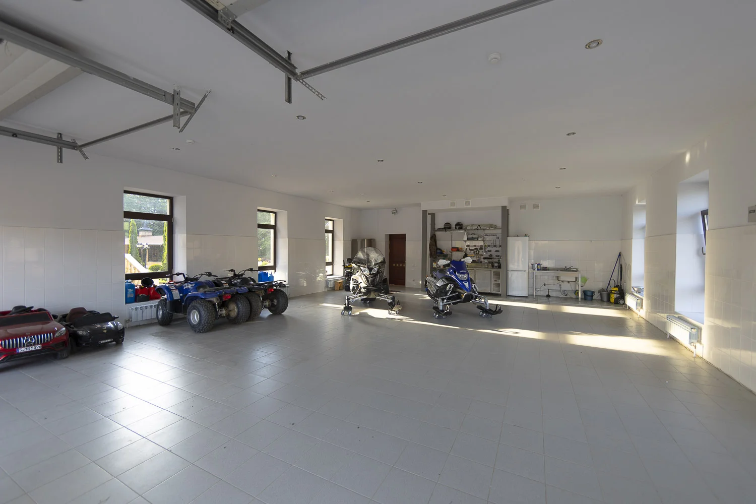 Продается 4-этажный дом, 2 900 м² - миниатюра 38