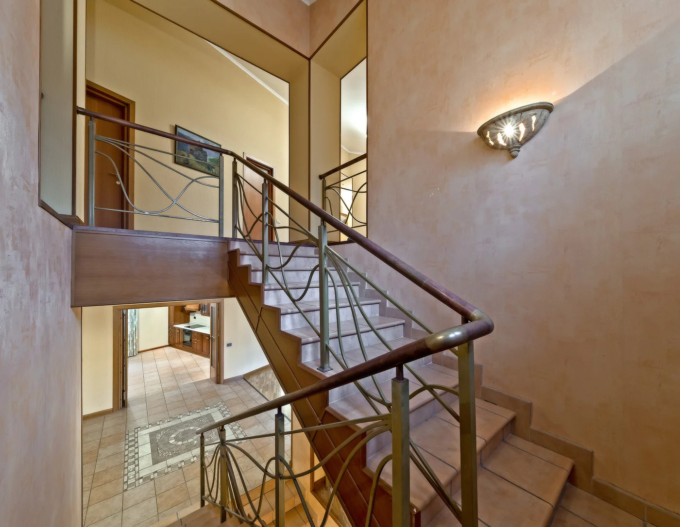 Продается 3-этажный дом, 788,7 м² - миниатюра 18