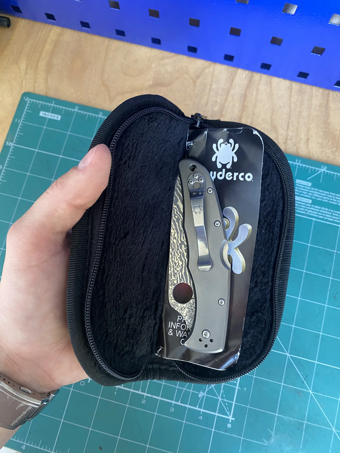 нож Spyderco Endura Damascus - миниатюра 6