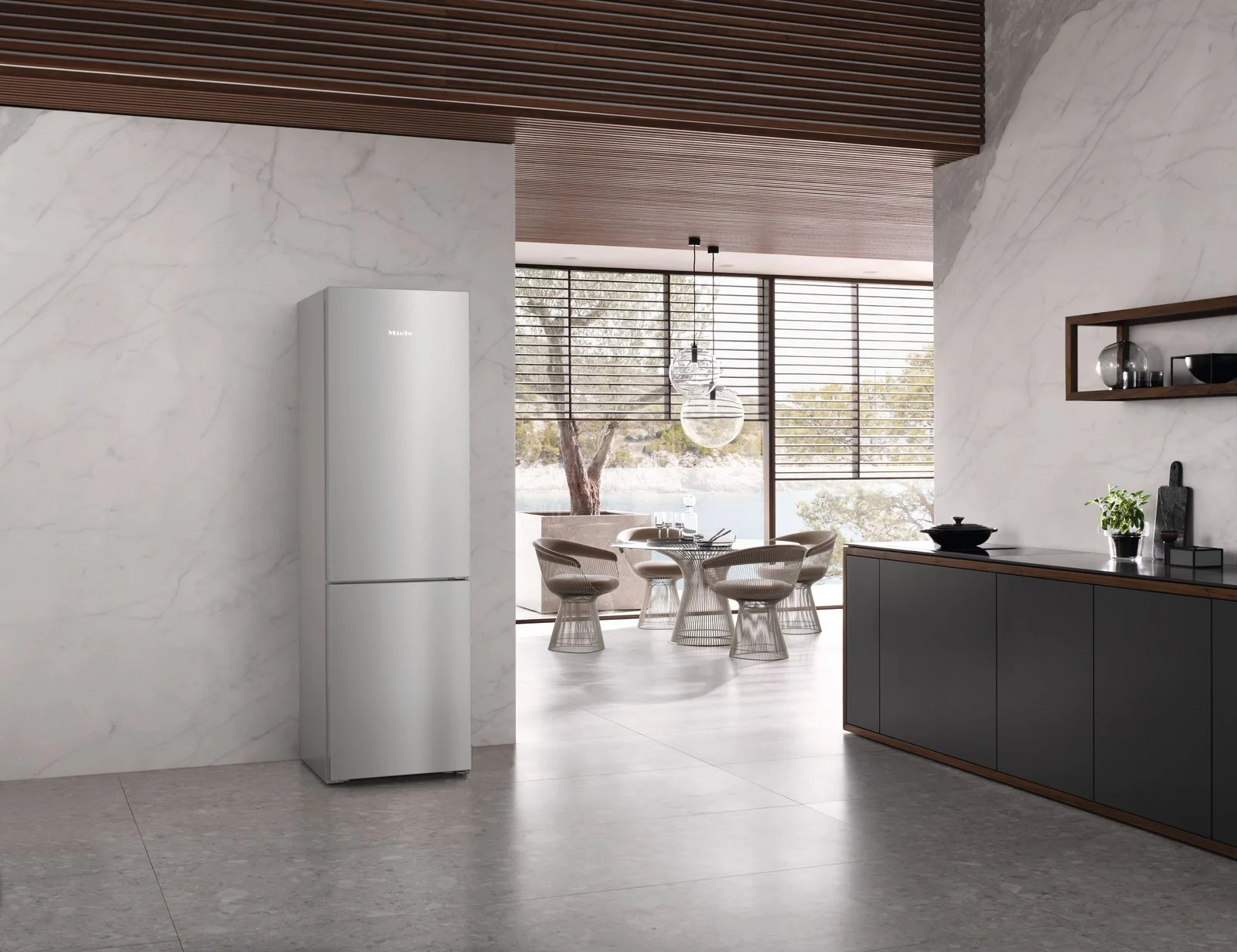 Встраиваемый холодильник Miele KFN 4395 BD - миниатюра 6