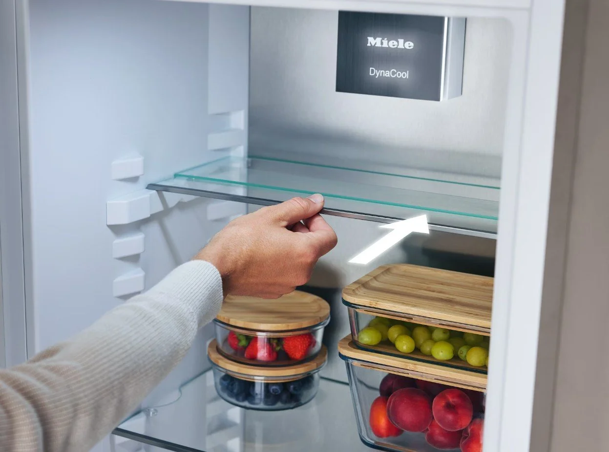Встраиваемый холодильник Miele KFN 7733 E новый, б - миниатюра 2