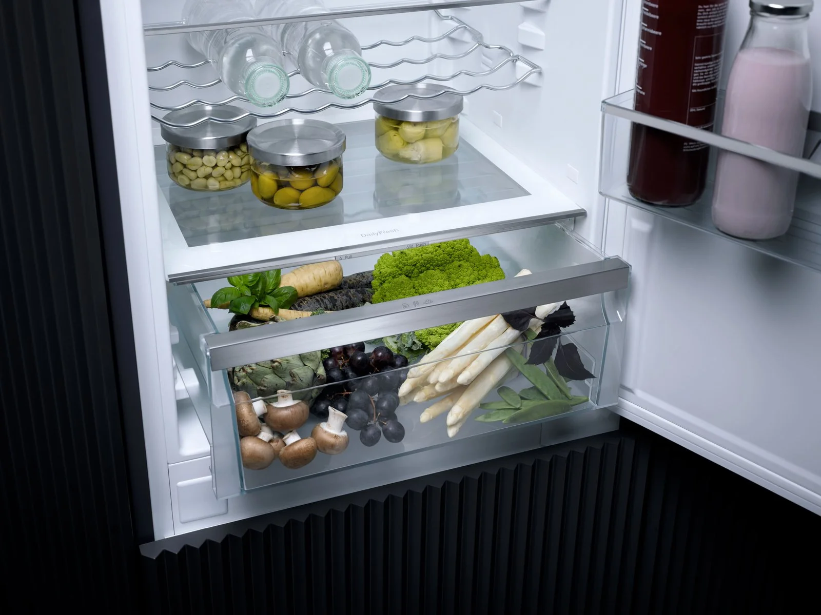 Встраиваемый холодильник Miele KF 7731 D - миниатюра 3