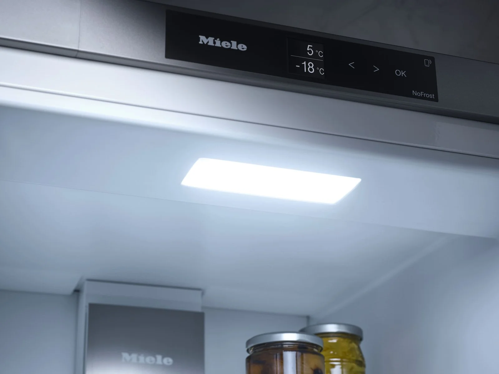 Встраиваемый холодильник Miele KFN 7734 B - миниатюра 4