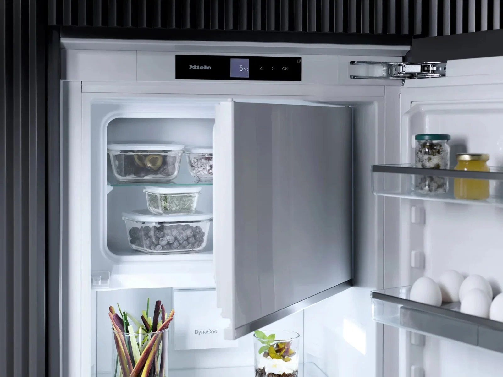 Встраиваемый холодильник Miele K 7478 C - миниатюра 5