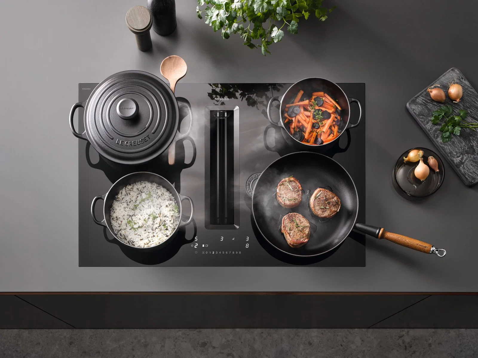 Варочная панель с вытяжкой Miele KMDA 7676-1 FL Bl - миниатюра 3