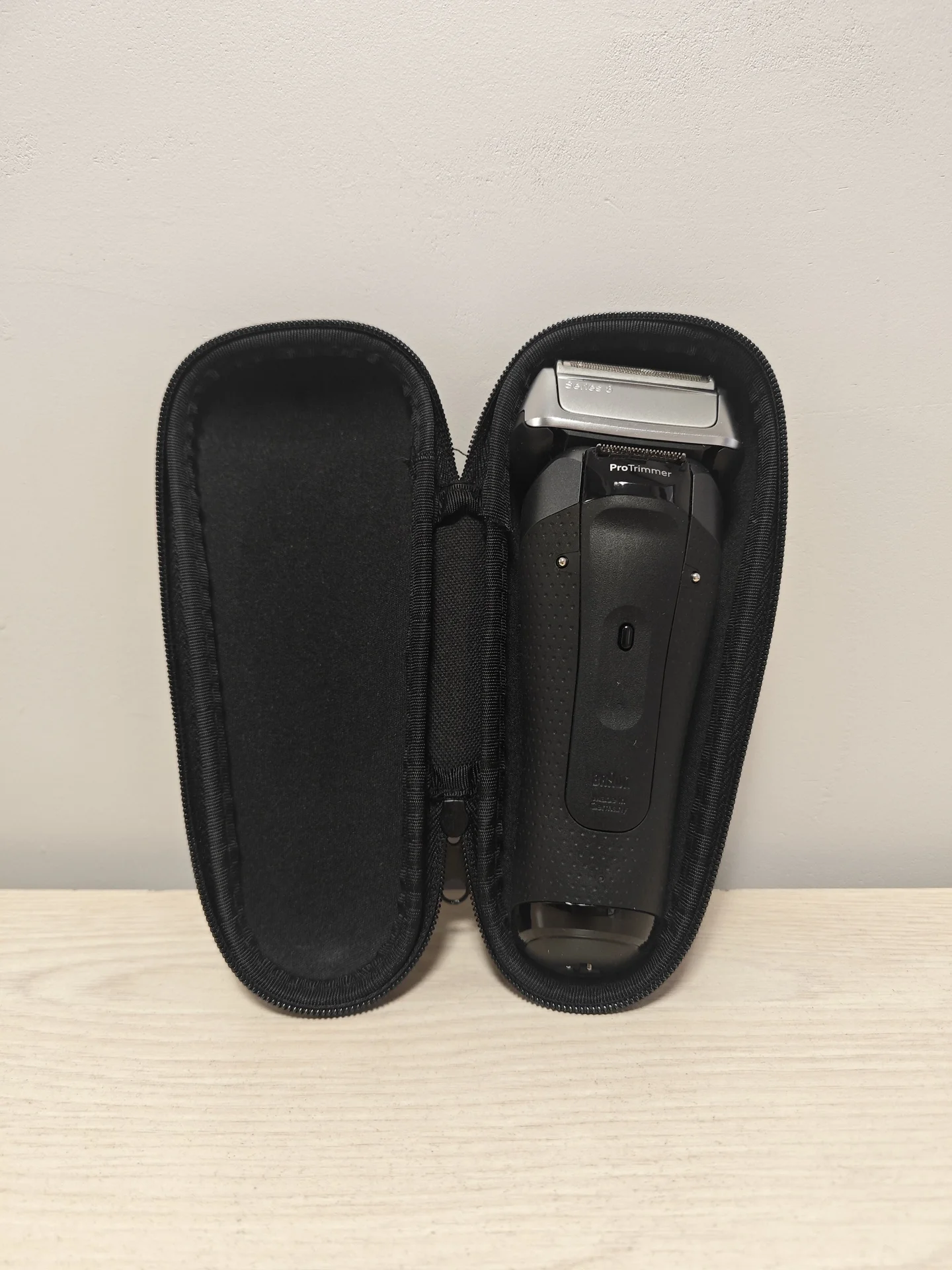Продам электробритву Braun S8 - миниатюра 3