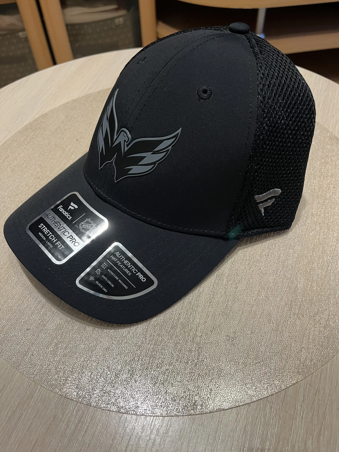 Бейсболка Capitals Fnatics NHL - миниатюра 2