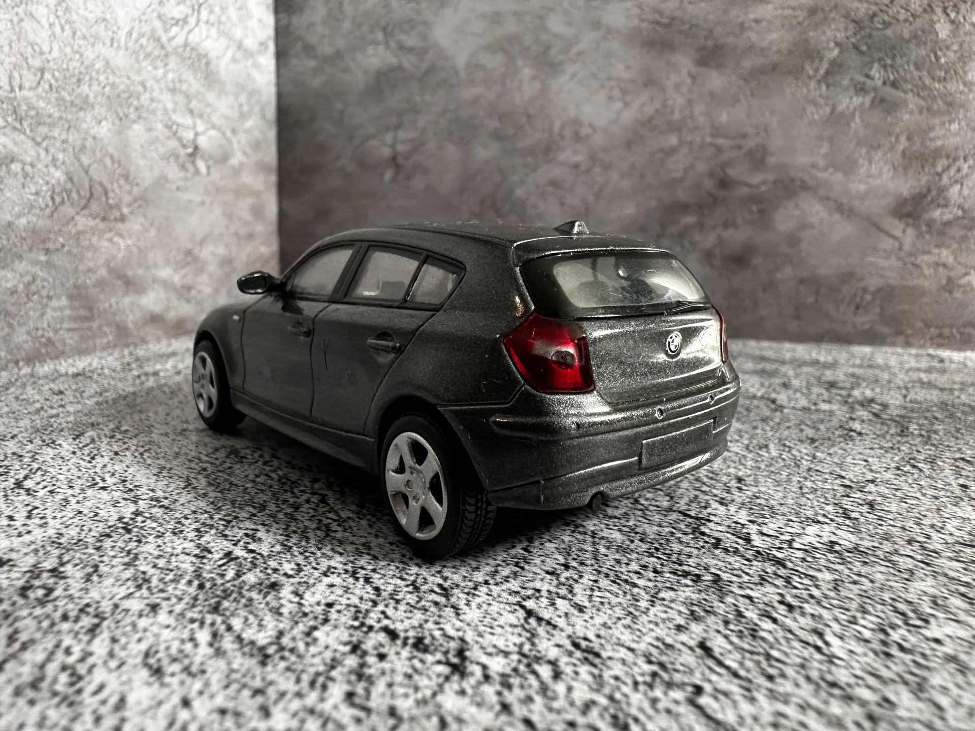 коллекционная модель BMW 1 series 1:43 - миниатюра 4
