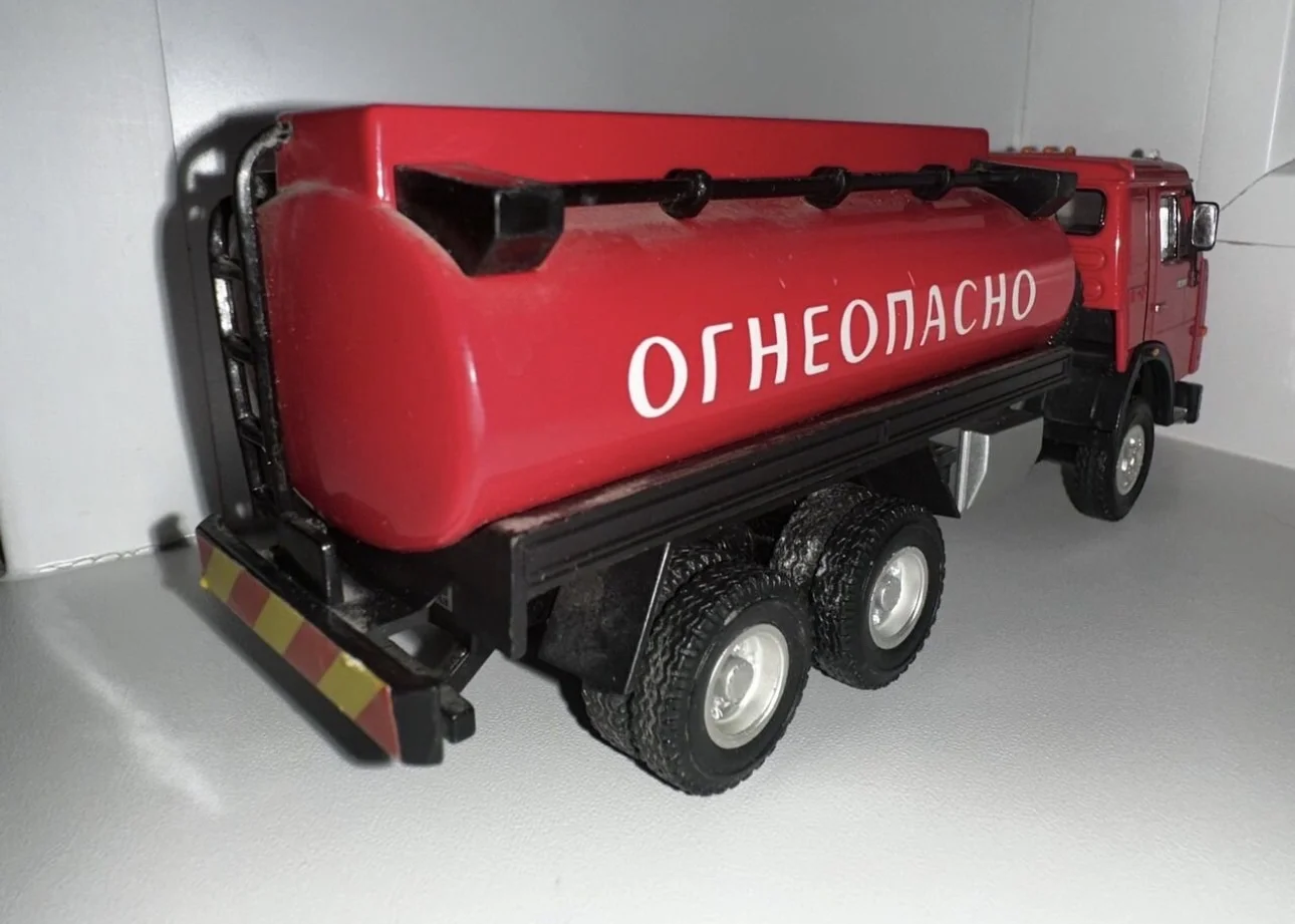коллекционная модель Камаз-5320 (54115) - миниатюра 2