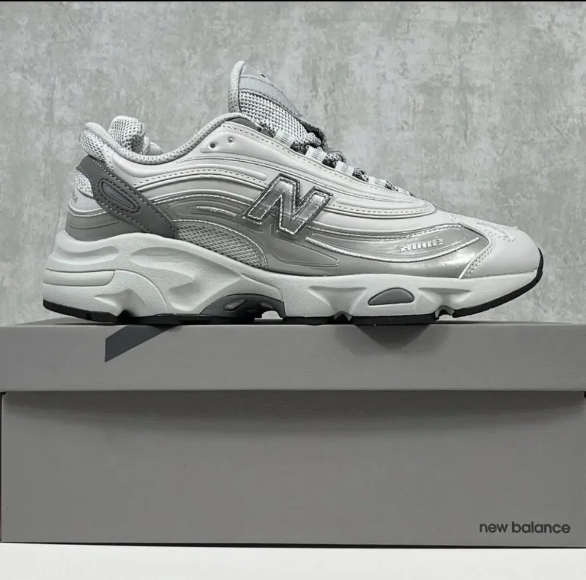 Кроссовки new balance 1000 - миниатюра 4