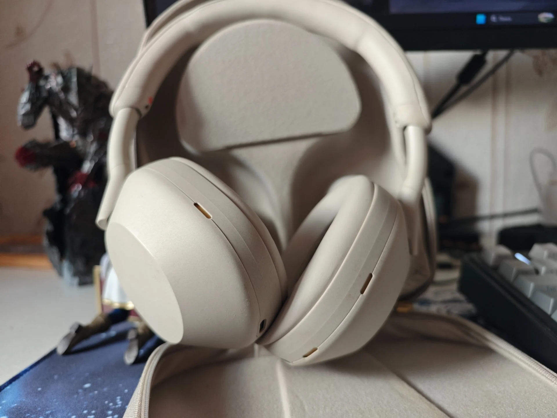Беспроводные/проводные наушники Sony WH-1000XM5 - миниатюра 5