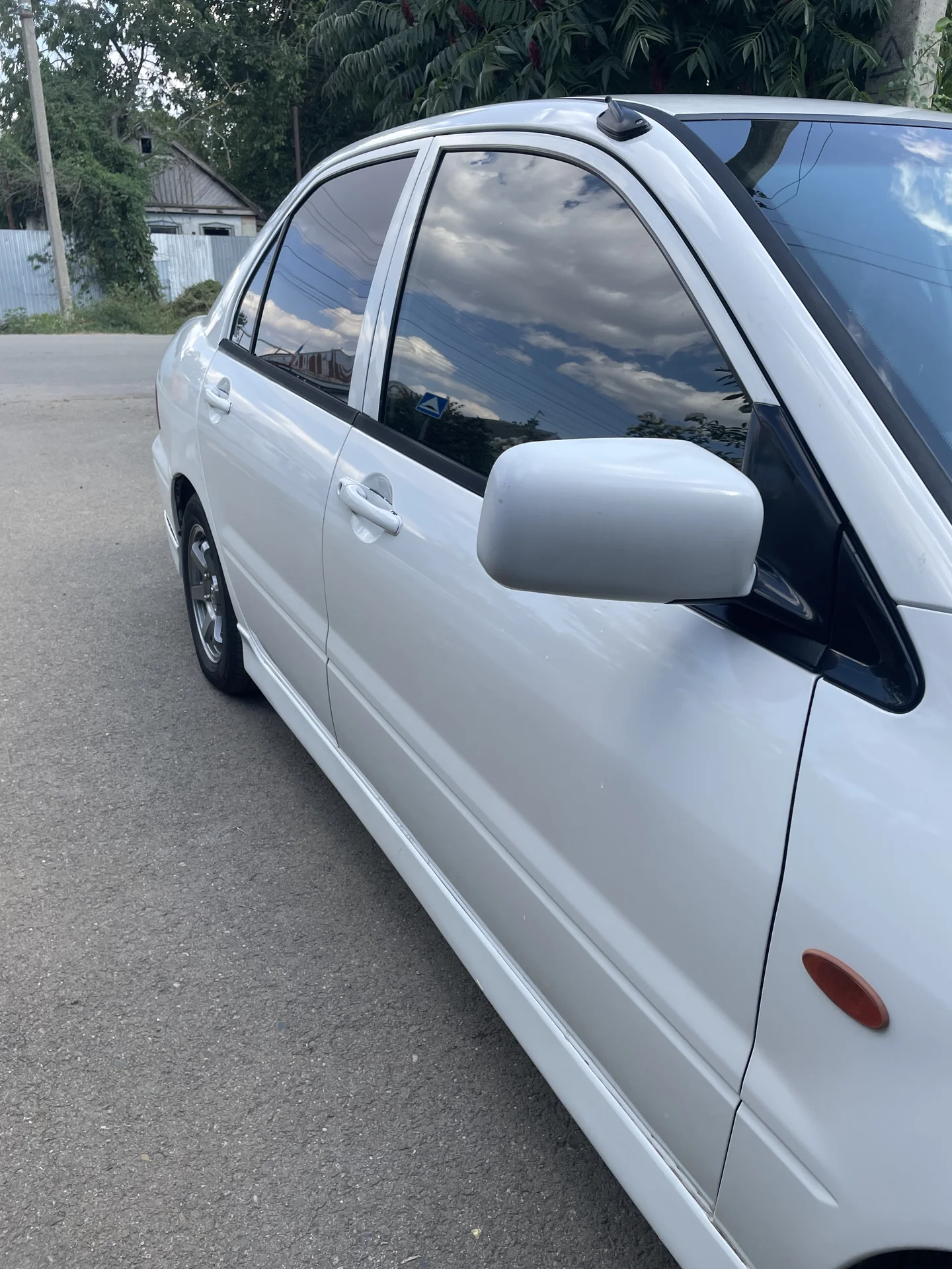 Mitsubishi lanser cedia - миниатюра 6