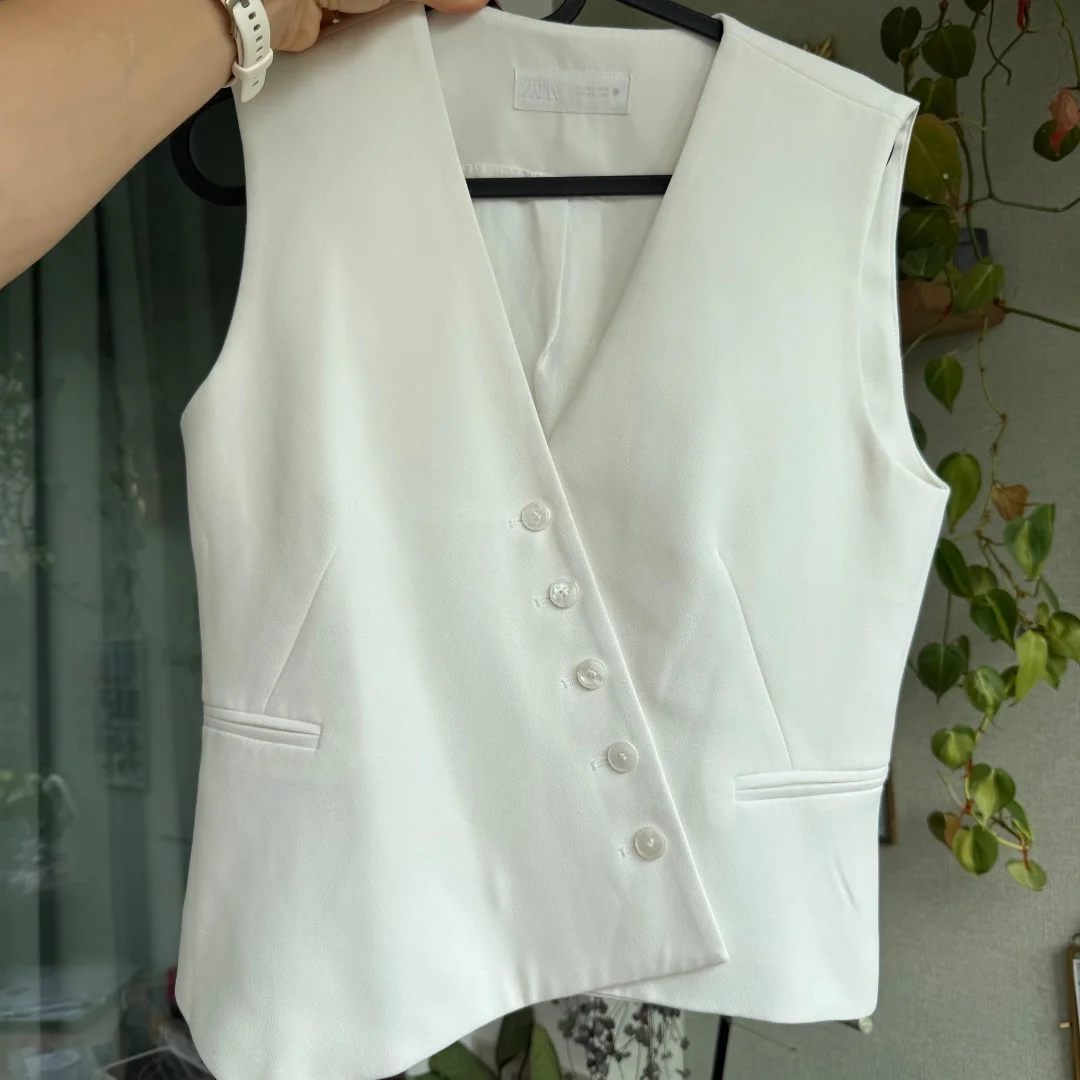 Ассиметричная белая жилетка ZARA S - изображение 1