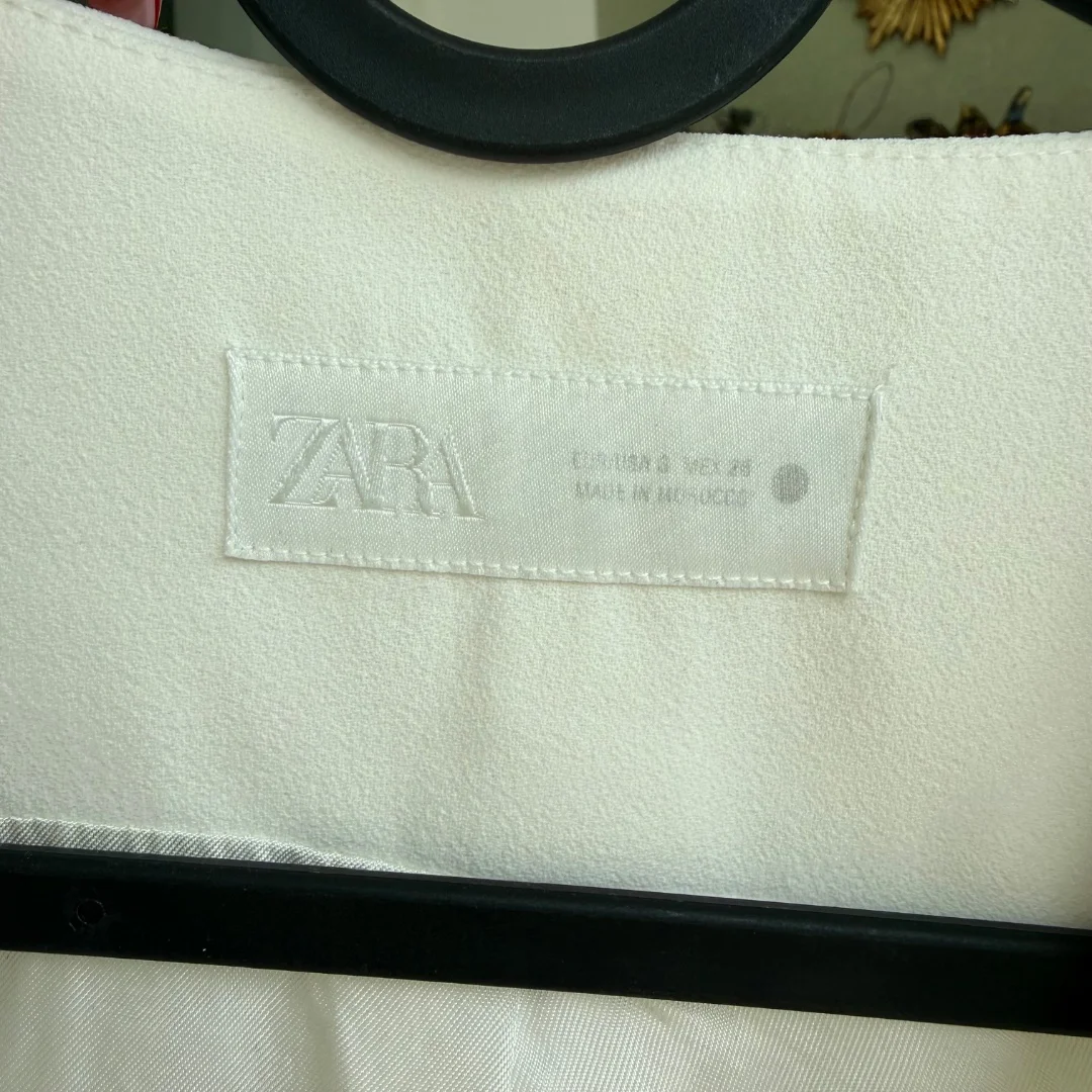 Ассиметричная белая жилетка ZARA S - миниатюра 2