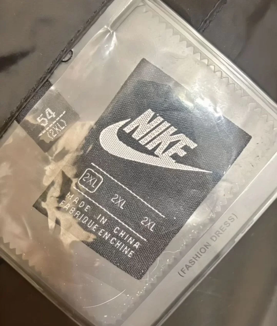 черная зимняя мужская куртка nike - миниатюра 3