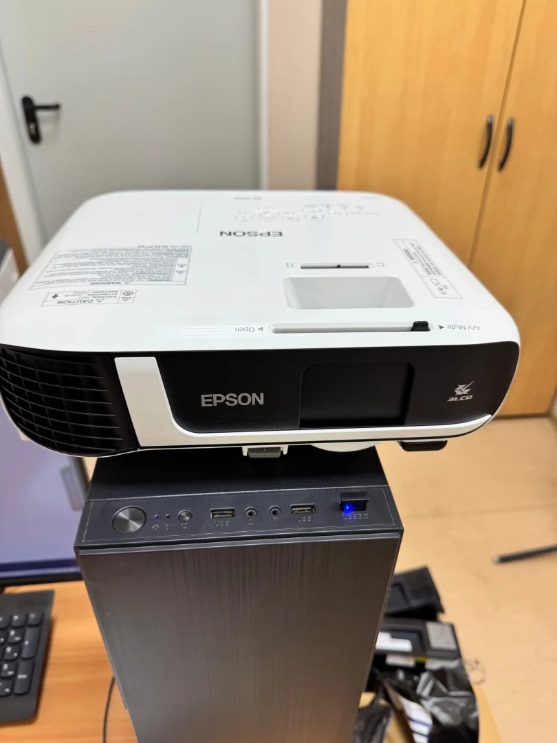 Проектор epson eb fh-52 - изображение 1