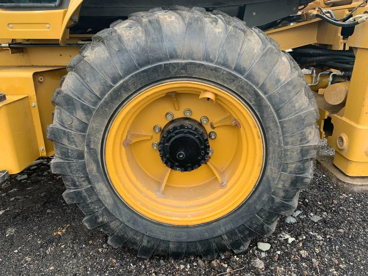 Продам Экскаватор-погрузчик SHANMON 388 - миниатюра 11