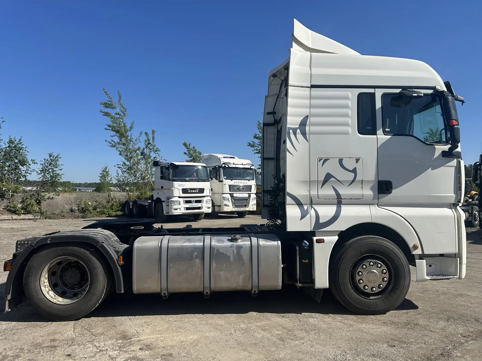 В продаже SITRAK C7H 4x2 Седельный тягач - миниатюра 4
