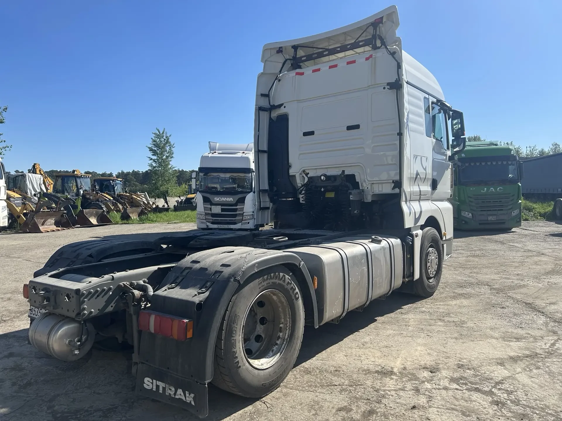 В продаже SITRAK C7H 4x2 Седельный тягач - миниатюра 6