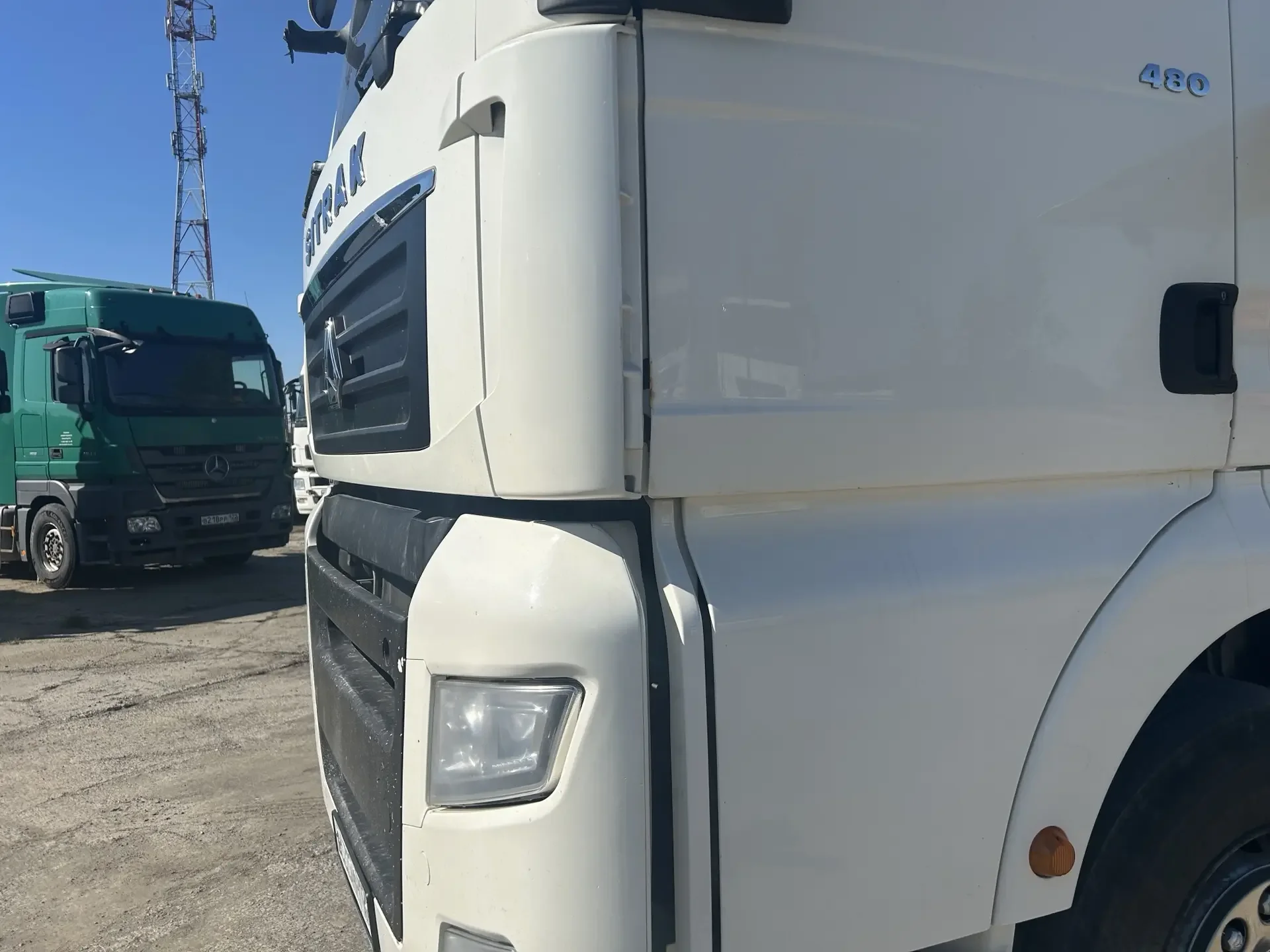 В продаже SITRAK C7H 4x2 Седельный тягач - миниатюра 34