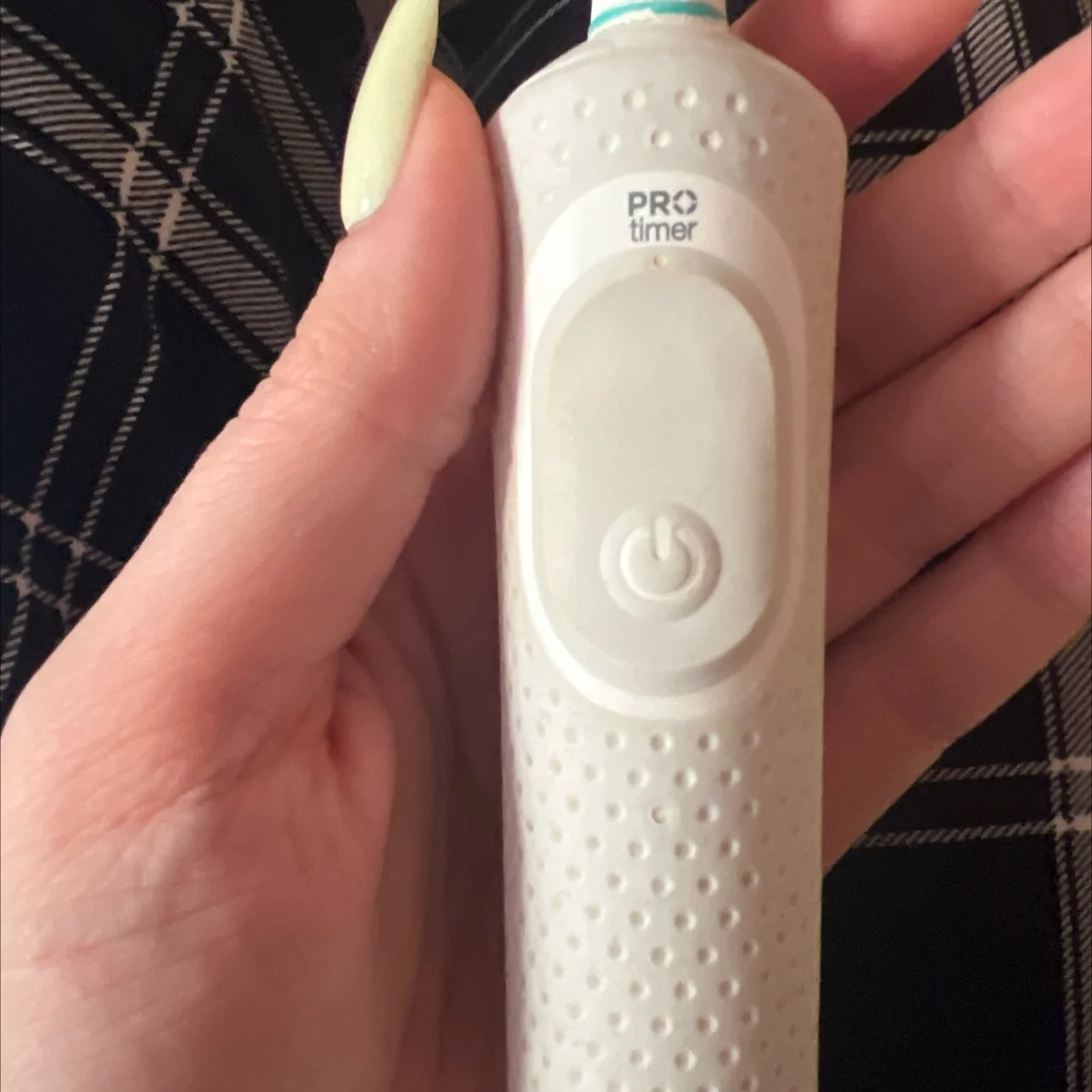 Зубная щетка электрическая oralB - миниатюра 2