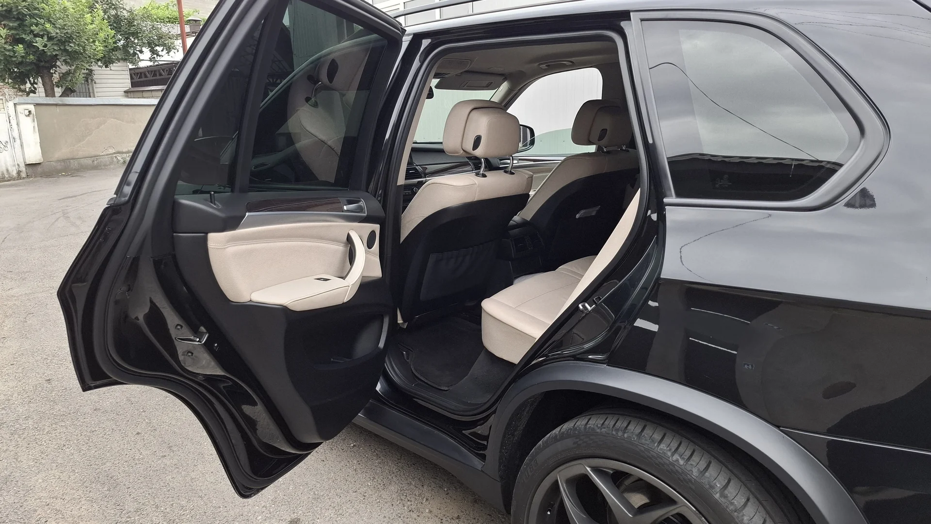 BMW X5 E70 В отличном состоянии - миниатюра 3