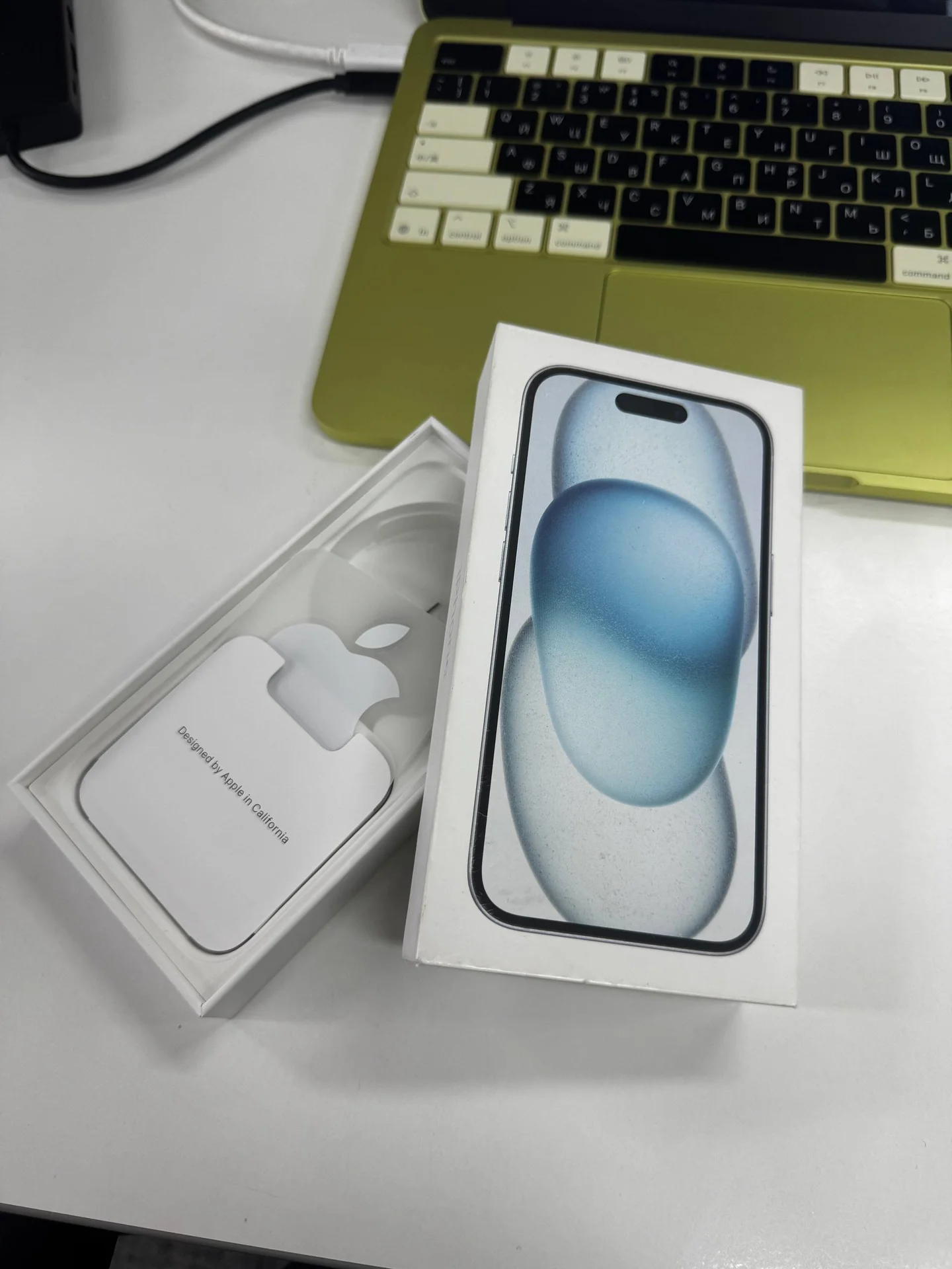 Apple iPhone 15 128 Gb черный - миниатюра 2
