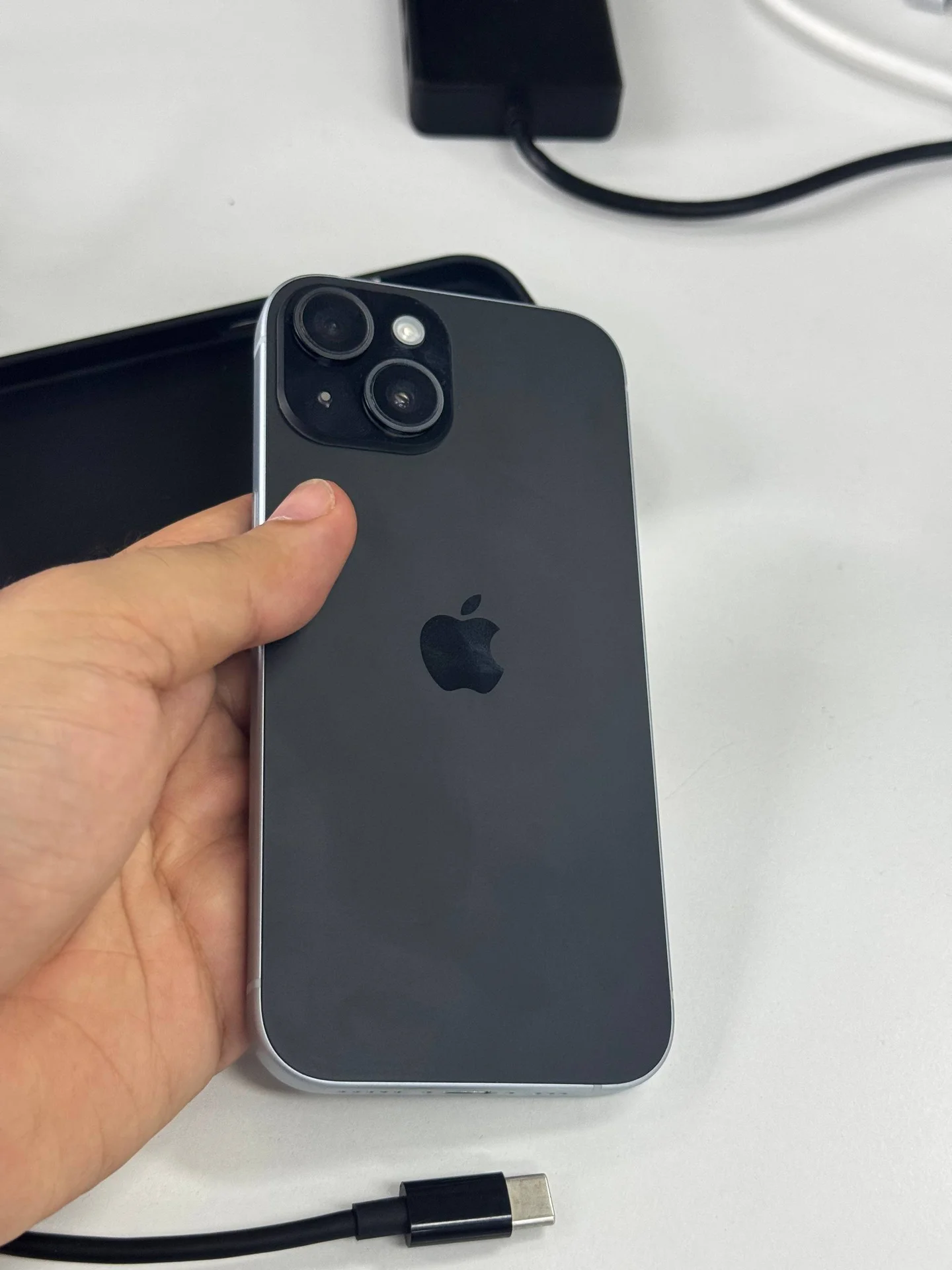 Apple iPhone 15 128 Gb черный - миниатюра 9