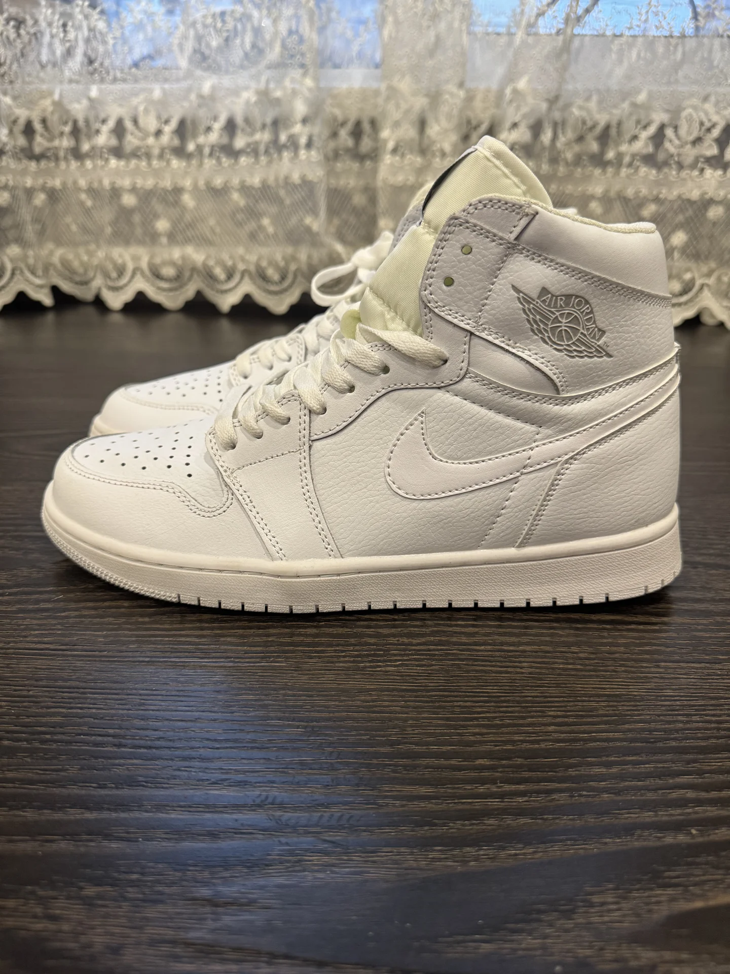 Кроссовки Nike белые - миниатюра 3
