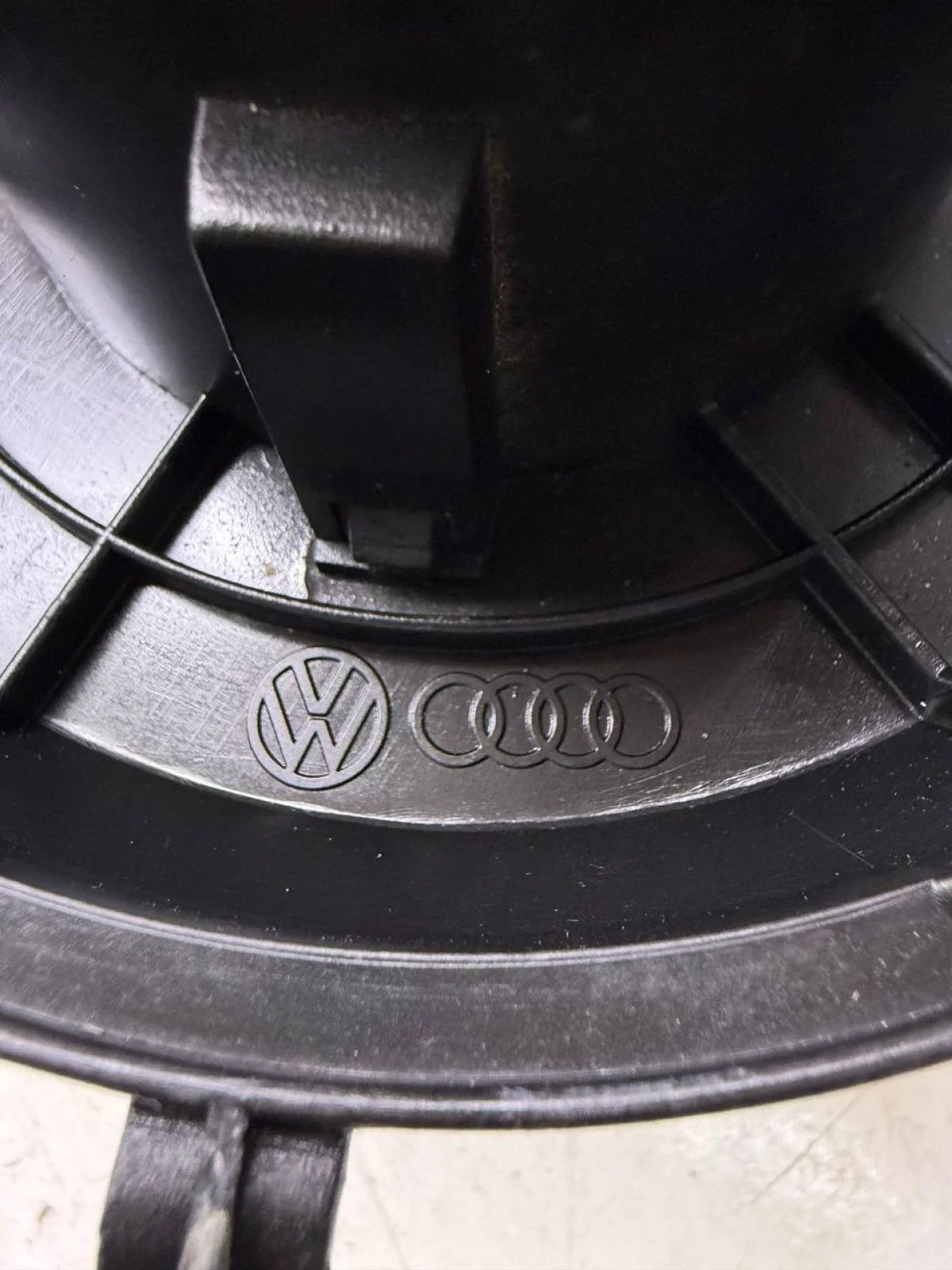 Моторчик отопителя Volkswagen Passat B5 рестайлинг (2000—2005) - миниатюра 6