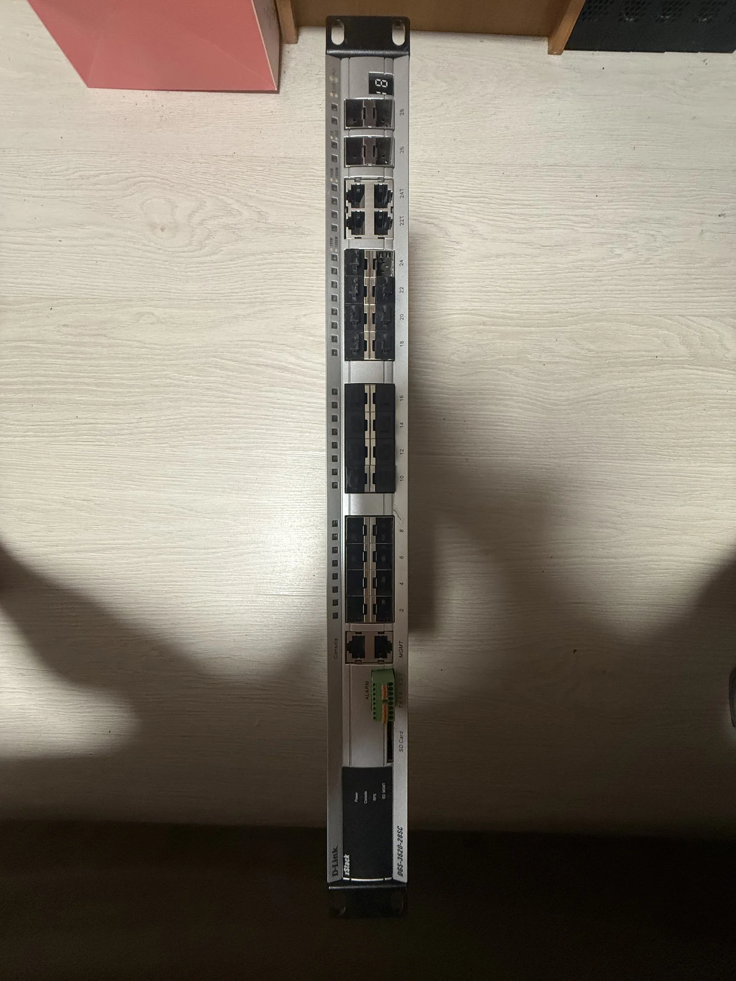 коммутатор D-link dgs-3620-28sc - изображение 1
