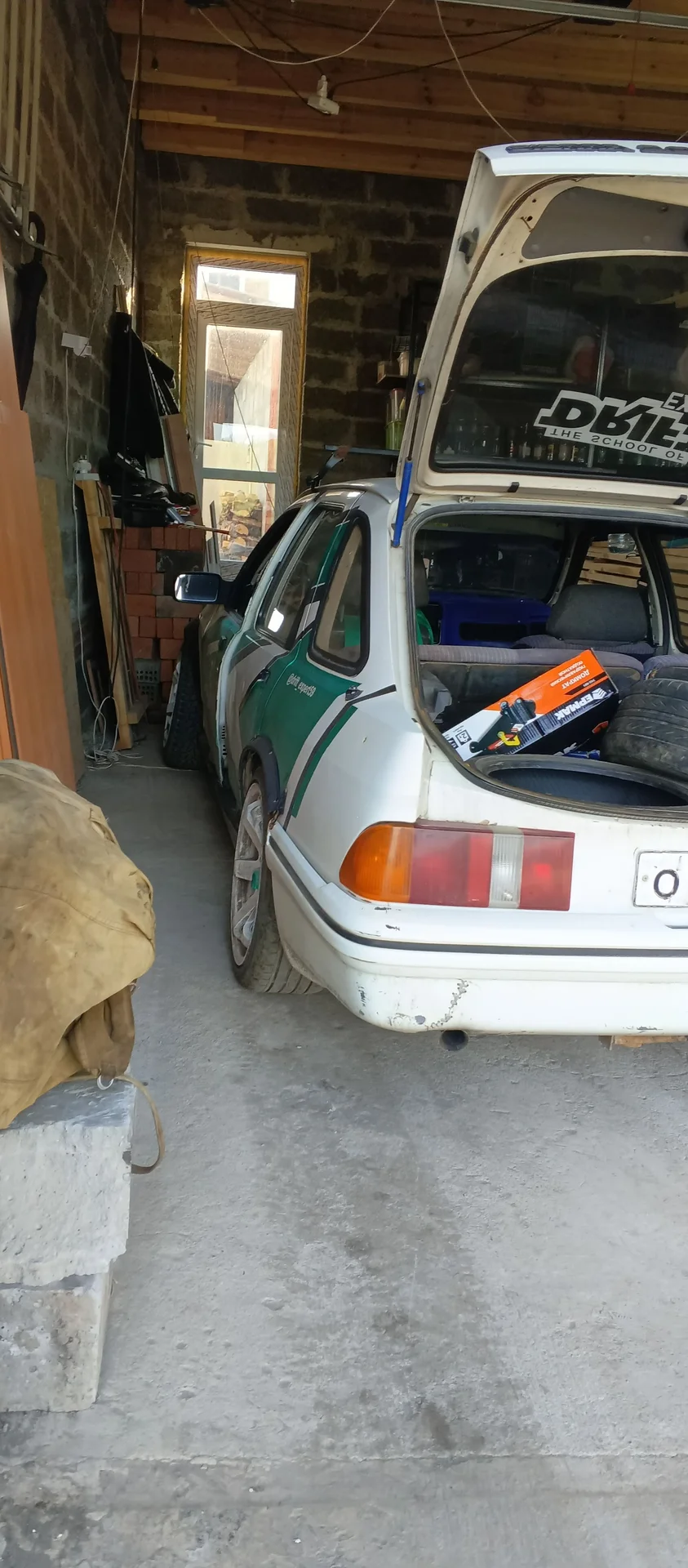 Ford Sierra 2.0 МТ, 1982, битый, 200 000 км - миниатюра 5
