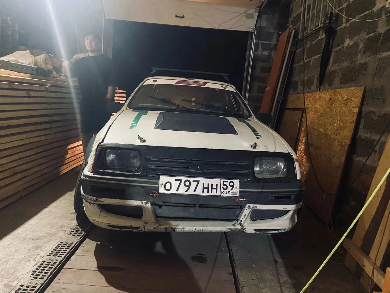 Ford Sierra 2.0 МТ, 1982, битый, 200 000 км - миниатюра 11