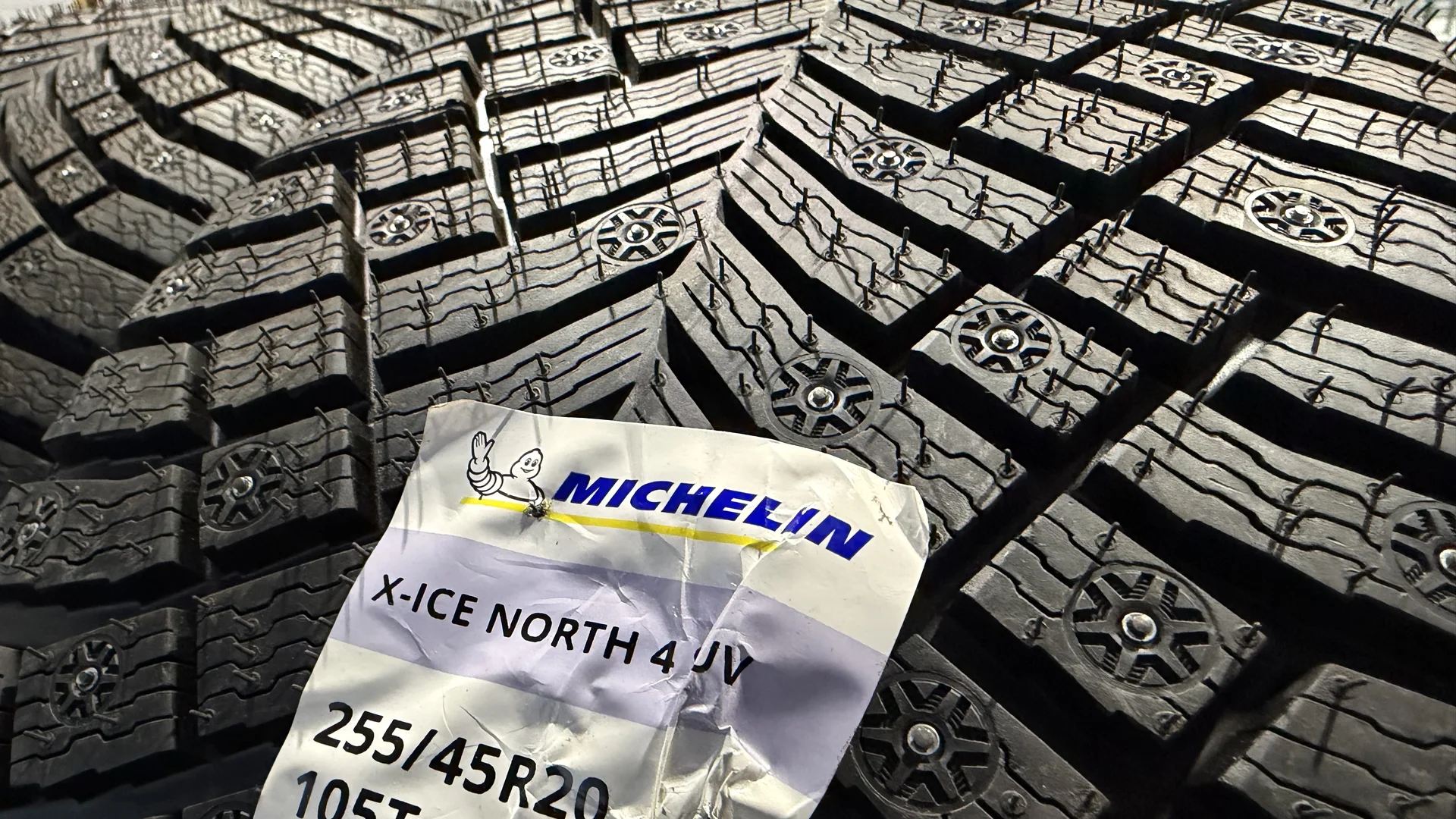 Michelin X-Ice North 4 SUV 255/45 R20 и 285/40 R20
