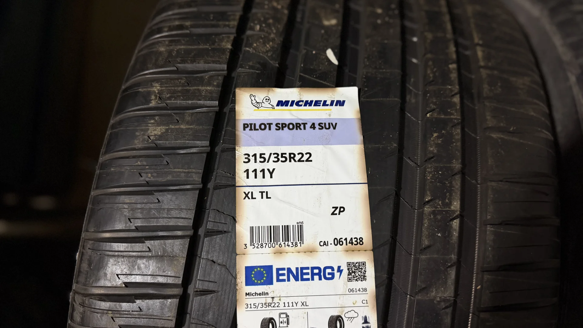 Michelin Pilot Sport 4 SUV ZP 275/40 R22 и 315/35